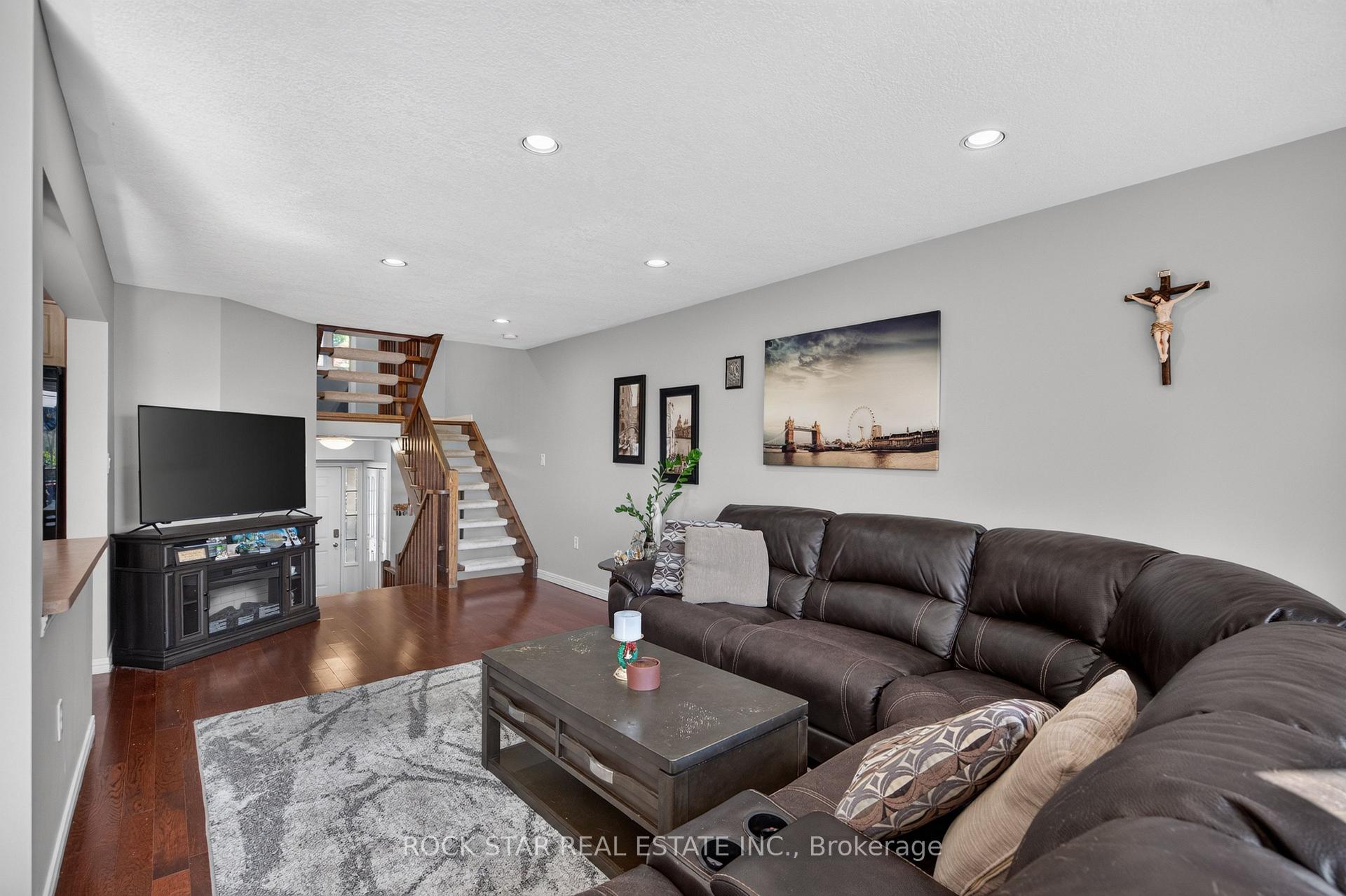 Photo 7 of 40 Fairhaven Drive, Hamilton, Stoney Creek — HOMEH