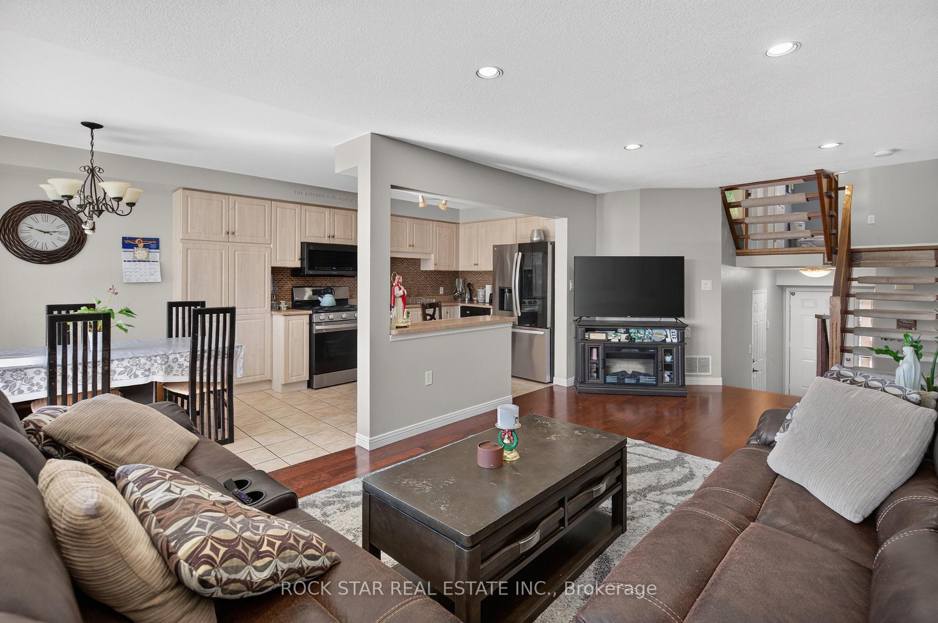 Photo 8 of 40 Fairhaven Drive, Hamilton, Stoney Creek — HOMEH