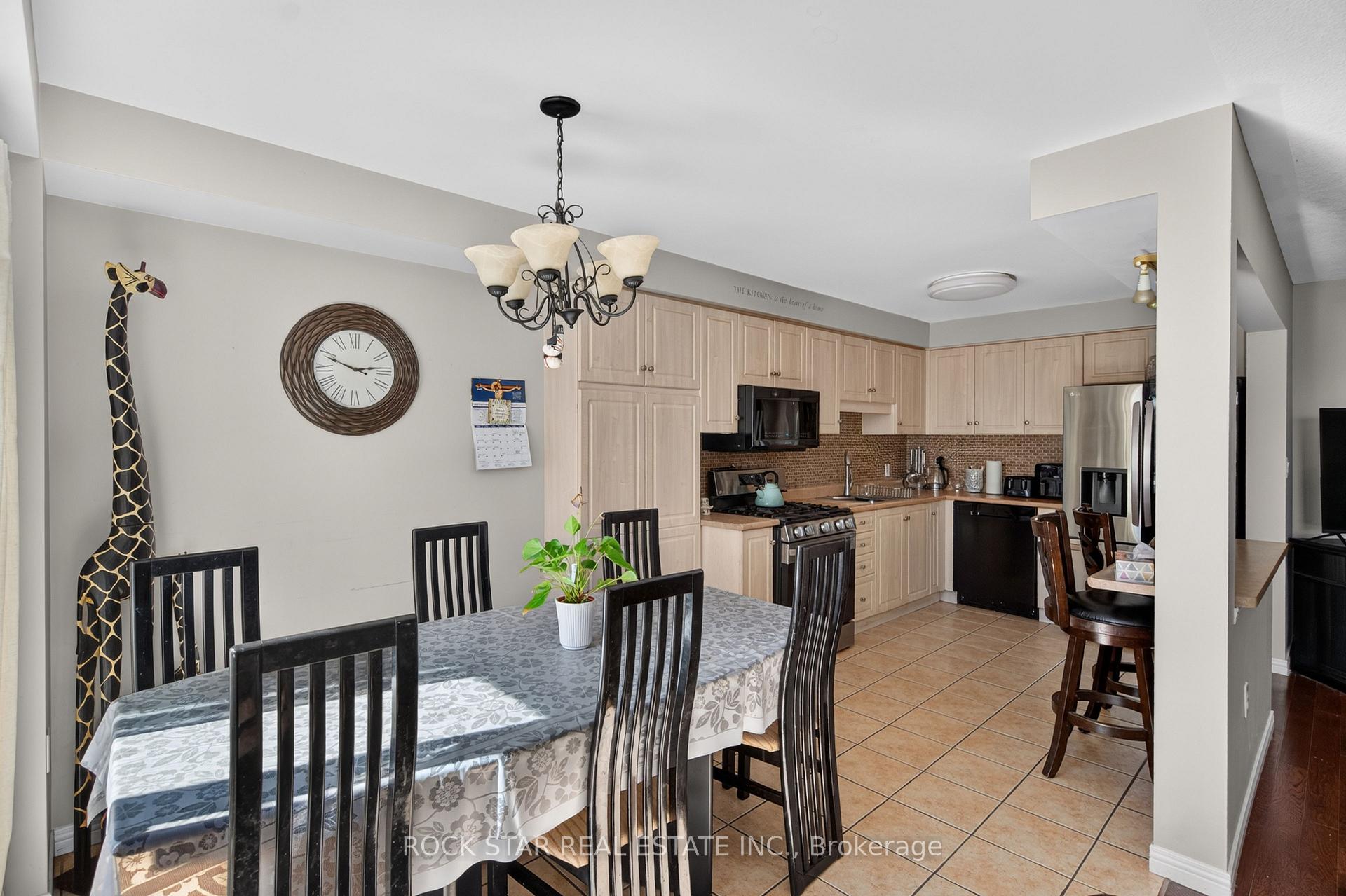 Photo 9 of 40 Fairhaven Drive, Hamilton, Stoney Creek — HOMEH