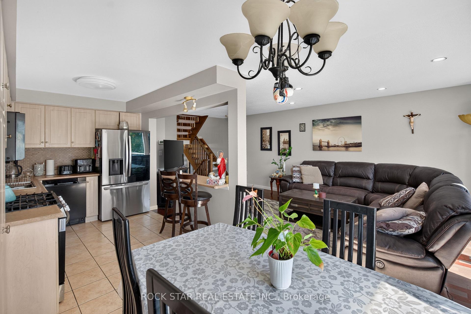 Photo 10 of 40 Fairhaven Drive, Hamilton, Stoney Creek — HOMEH