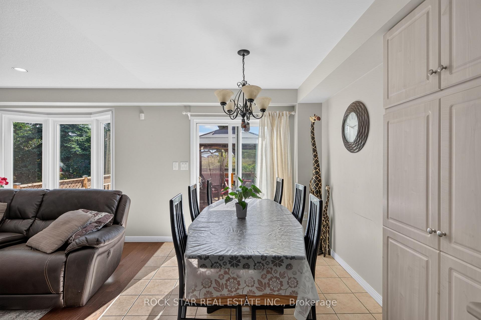 Photo 11 of 40 Fairhaven Drive, Hamilton, Stoney Creek — HOMEH