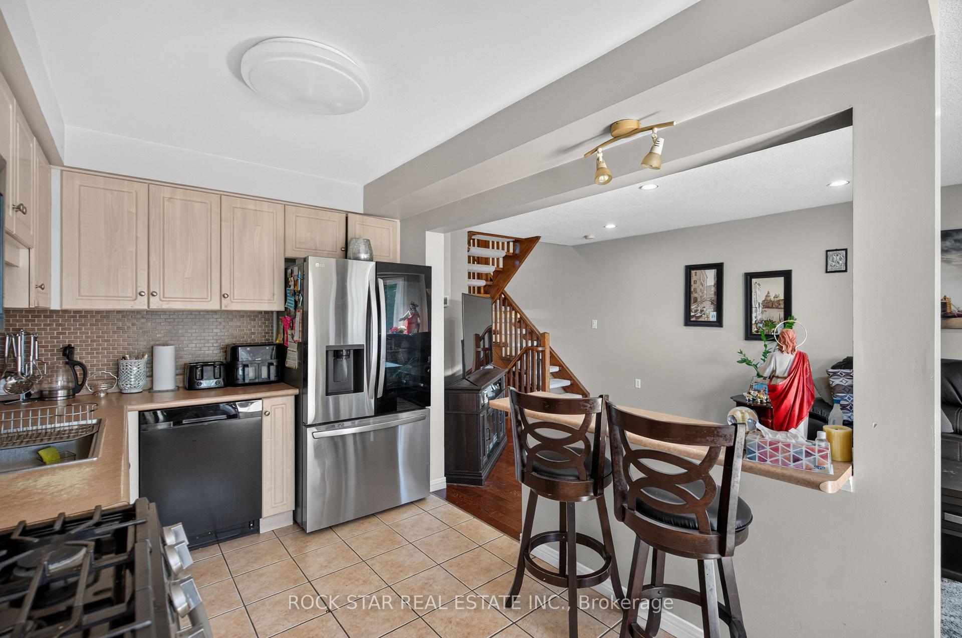 Photo 12 of 40 Fairhaven Drive, Hamilton, Stoney Creek — HOMEH