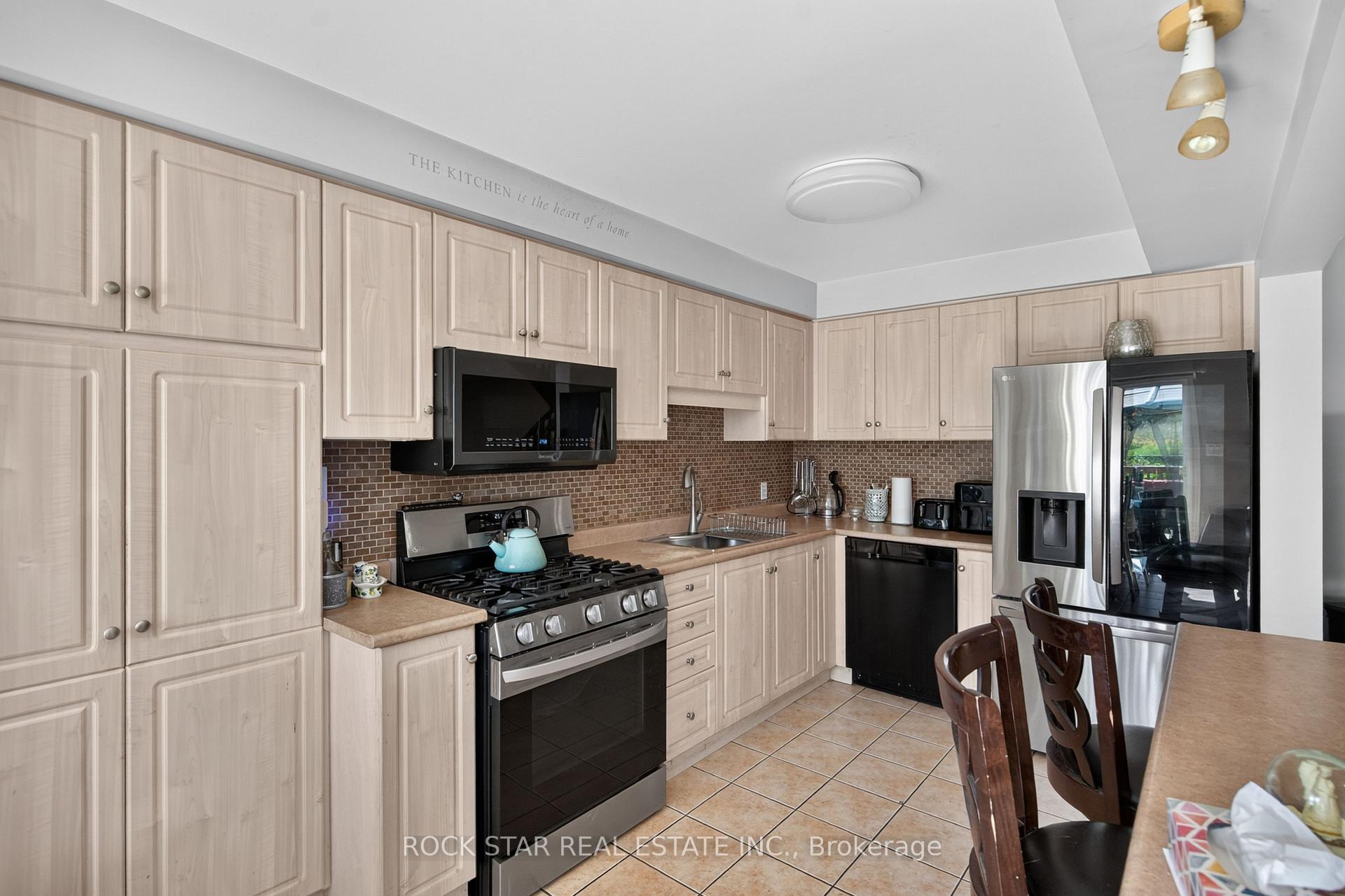 Photo 13 of 40 Fairhaven Drive, Hamilton, Stoney Creek — HOMEH
