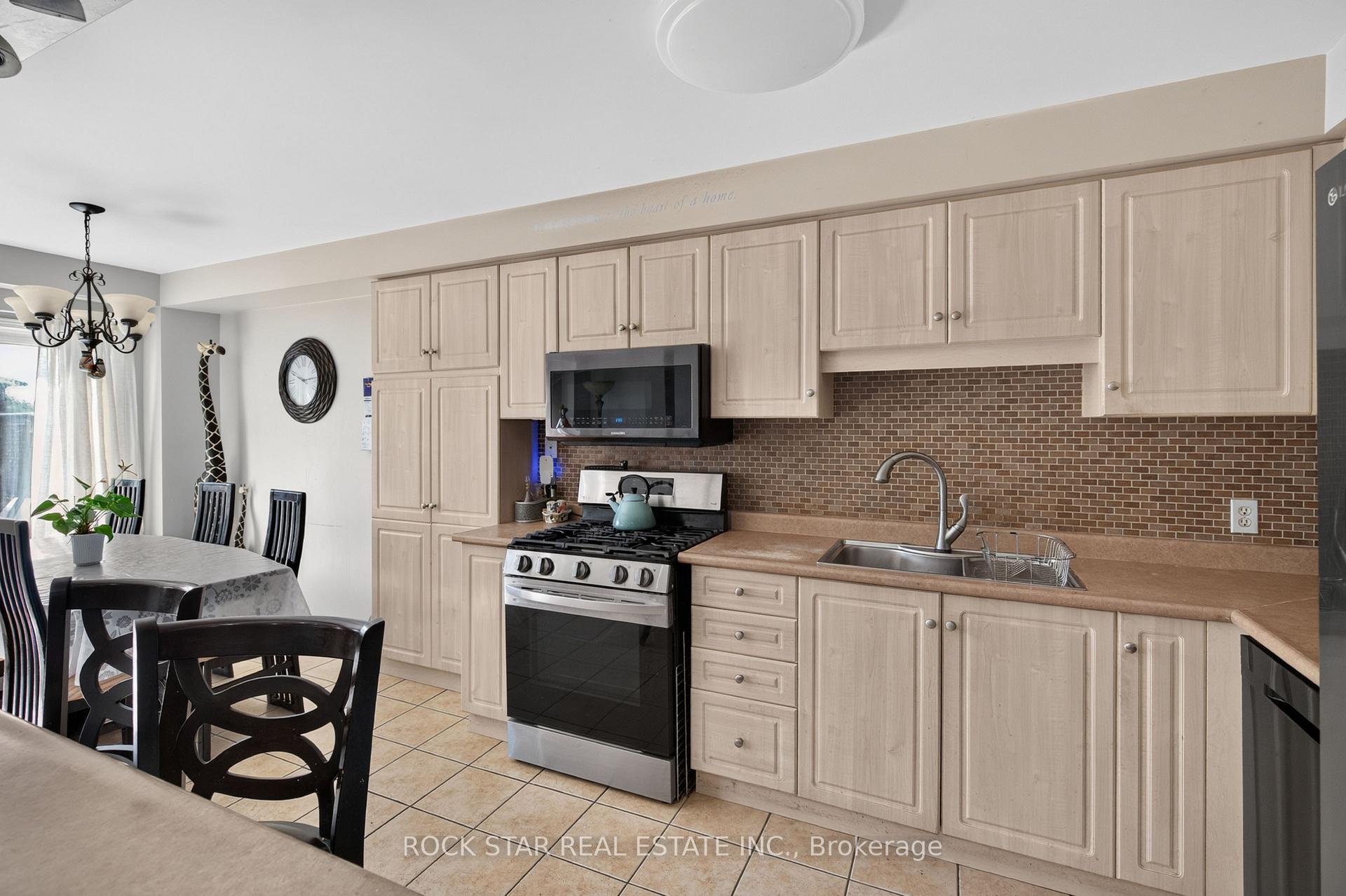 Photo 15 of 40 Fairhaven Drive, Hamilton, Stoney Creek — HOMEH