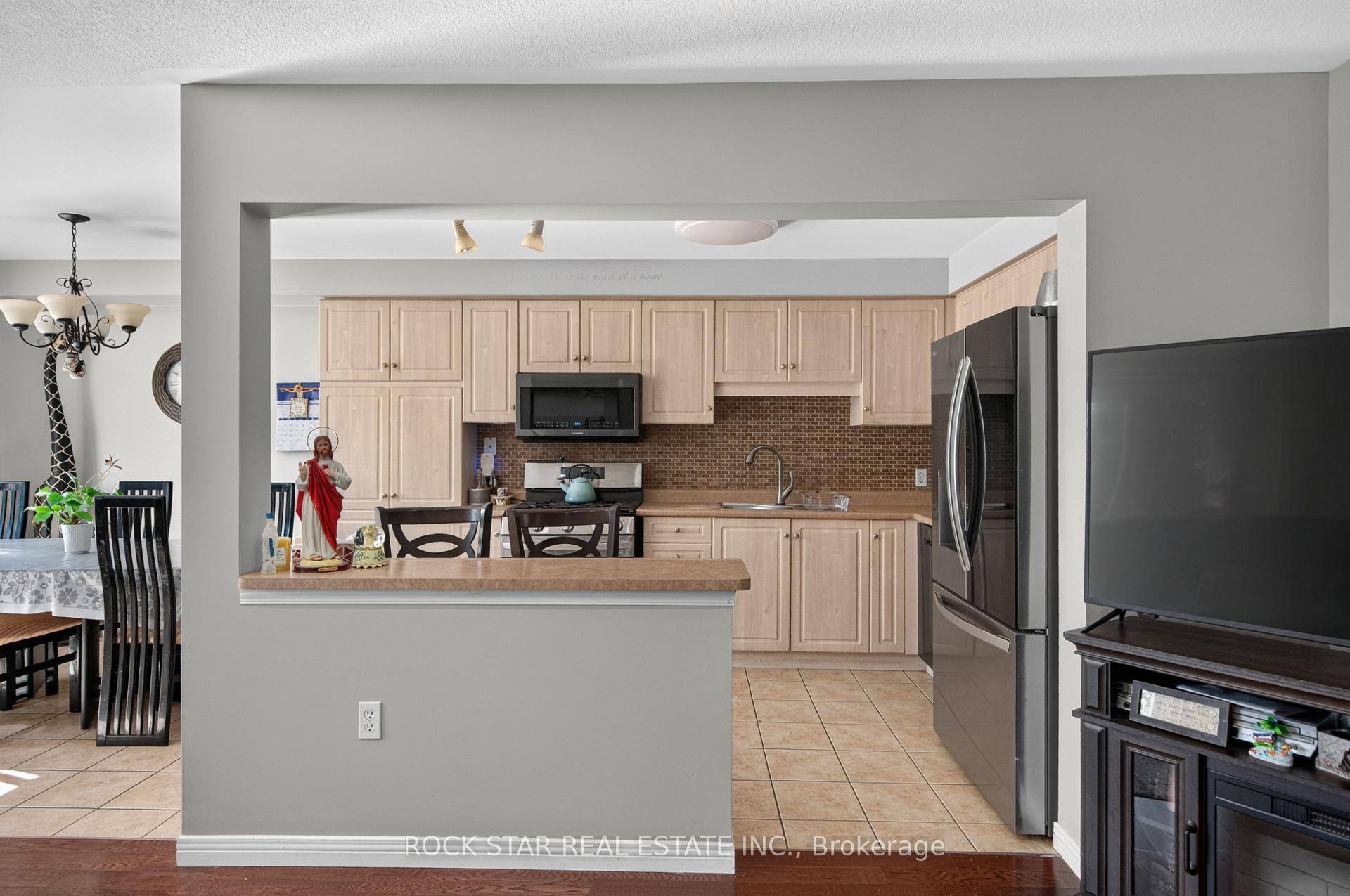Photo 16 of 40 Fairhaven Drive, Hamilton, Stoney Creek — HOMEH