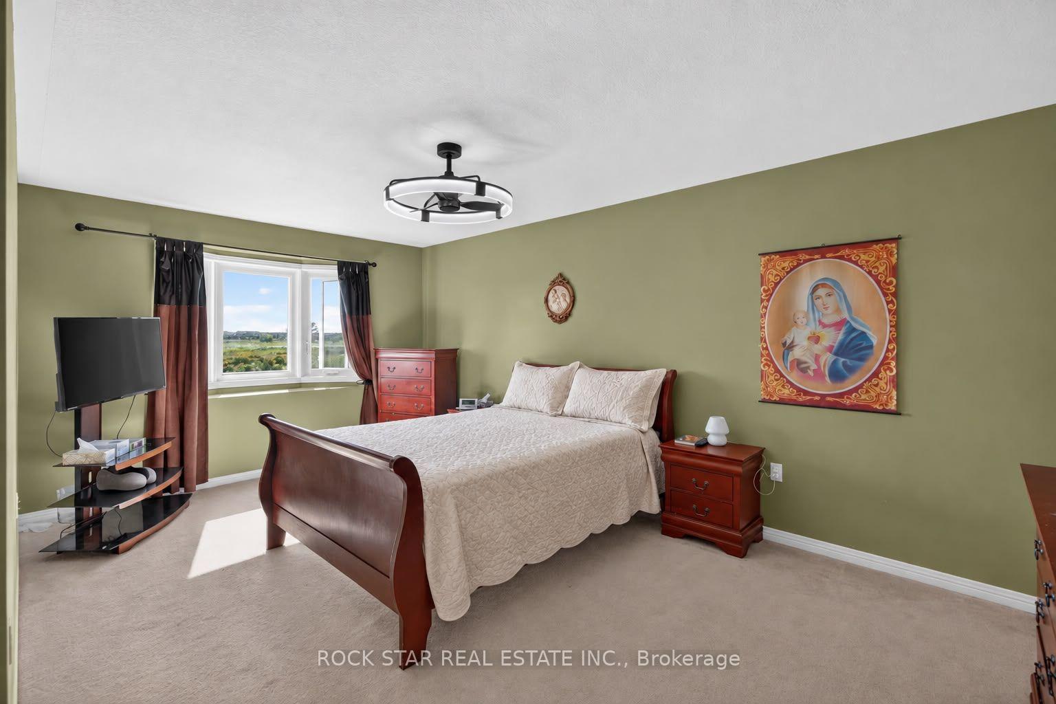 Photo 18 of 40 Fairhaven Drive, Hamilton, Stoney Creek — HOMEH