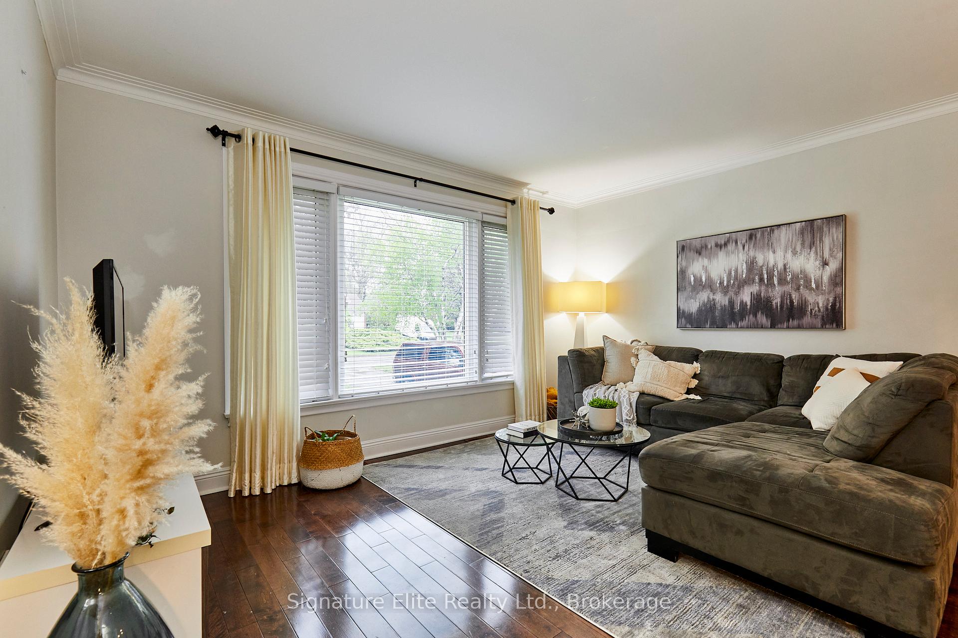 Photo 2 of 3 Kingsmere Crescent, Scarborough, Scarborough Village — HOMEH