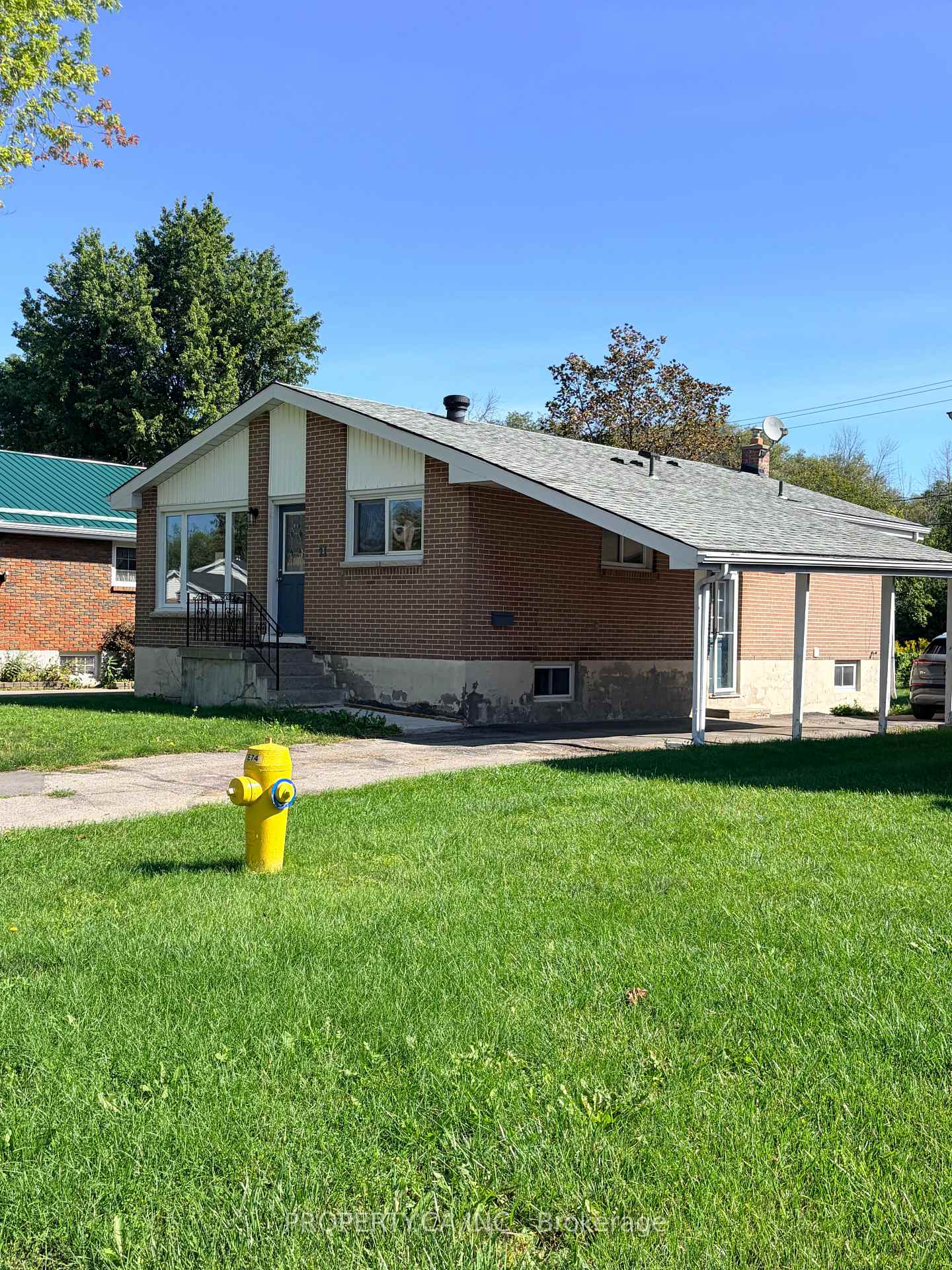 Photo 2 of 21 Nelles Avenue, Quinte West, Sidney Ward — HOMEH