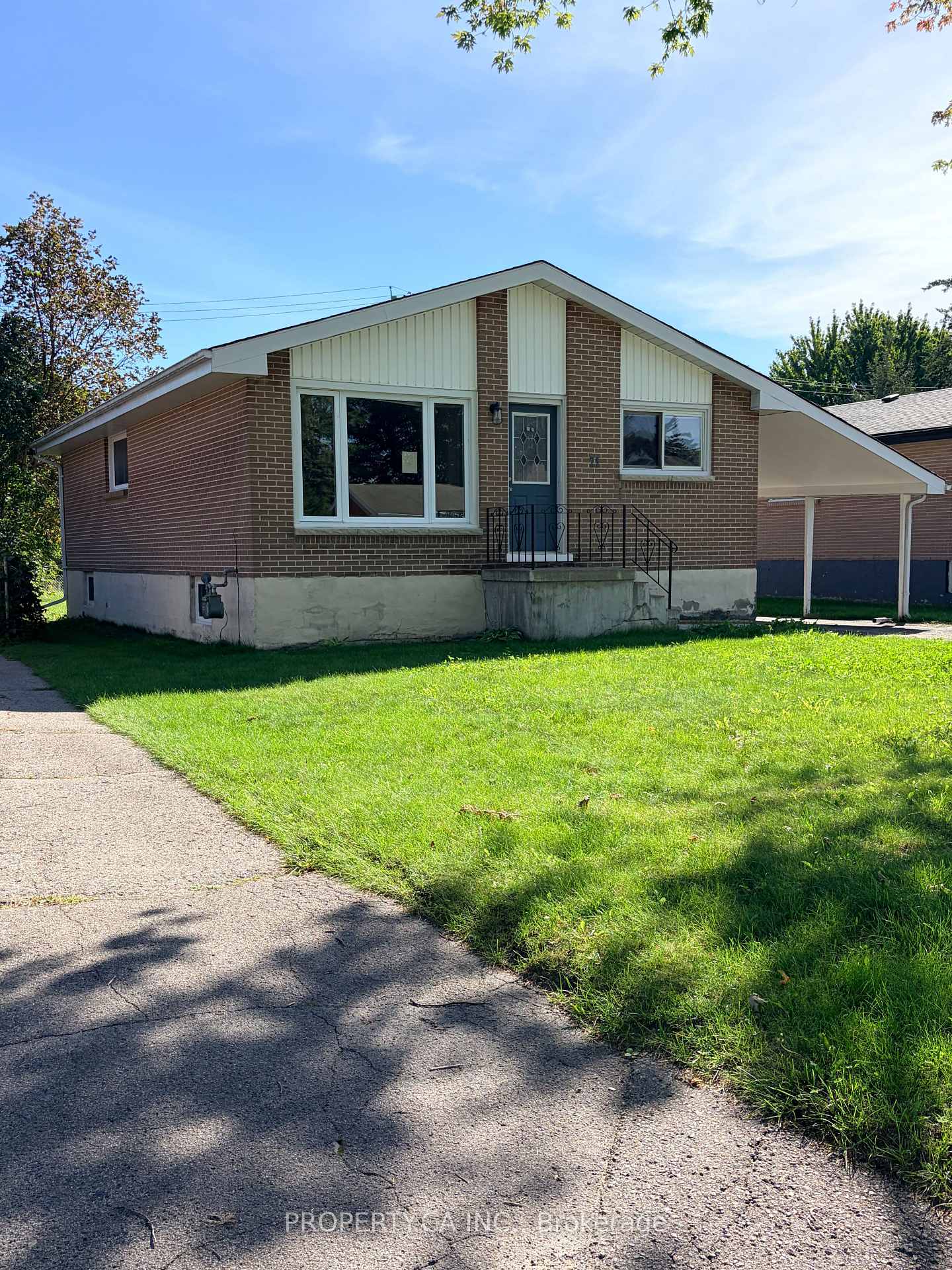 Photo 3 of 21 Nelles Avenue, Quinte West, Sidney Ward — HOMEH