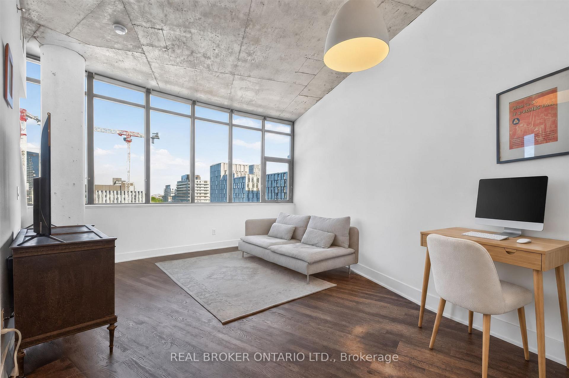Photo of Unit 803, 90 Trinity Street