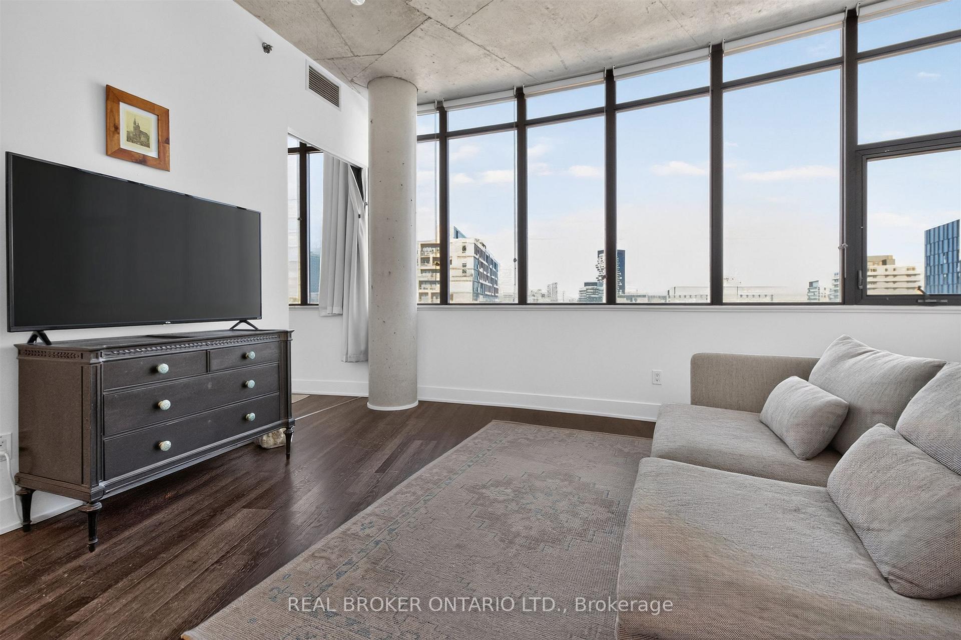 Photo 5 of Unit 803, 90 Trinity Street, Toronto, Moss Park — HOMEH