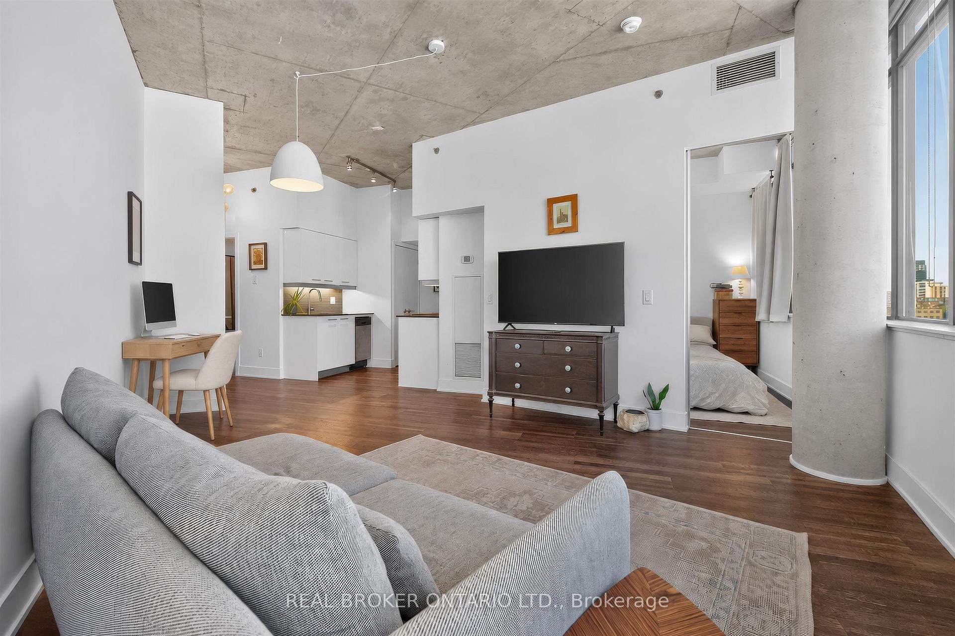 Photo 6 of Unit 803, 90 Trinity Street, Toronto, Moss Park — HOMEH