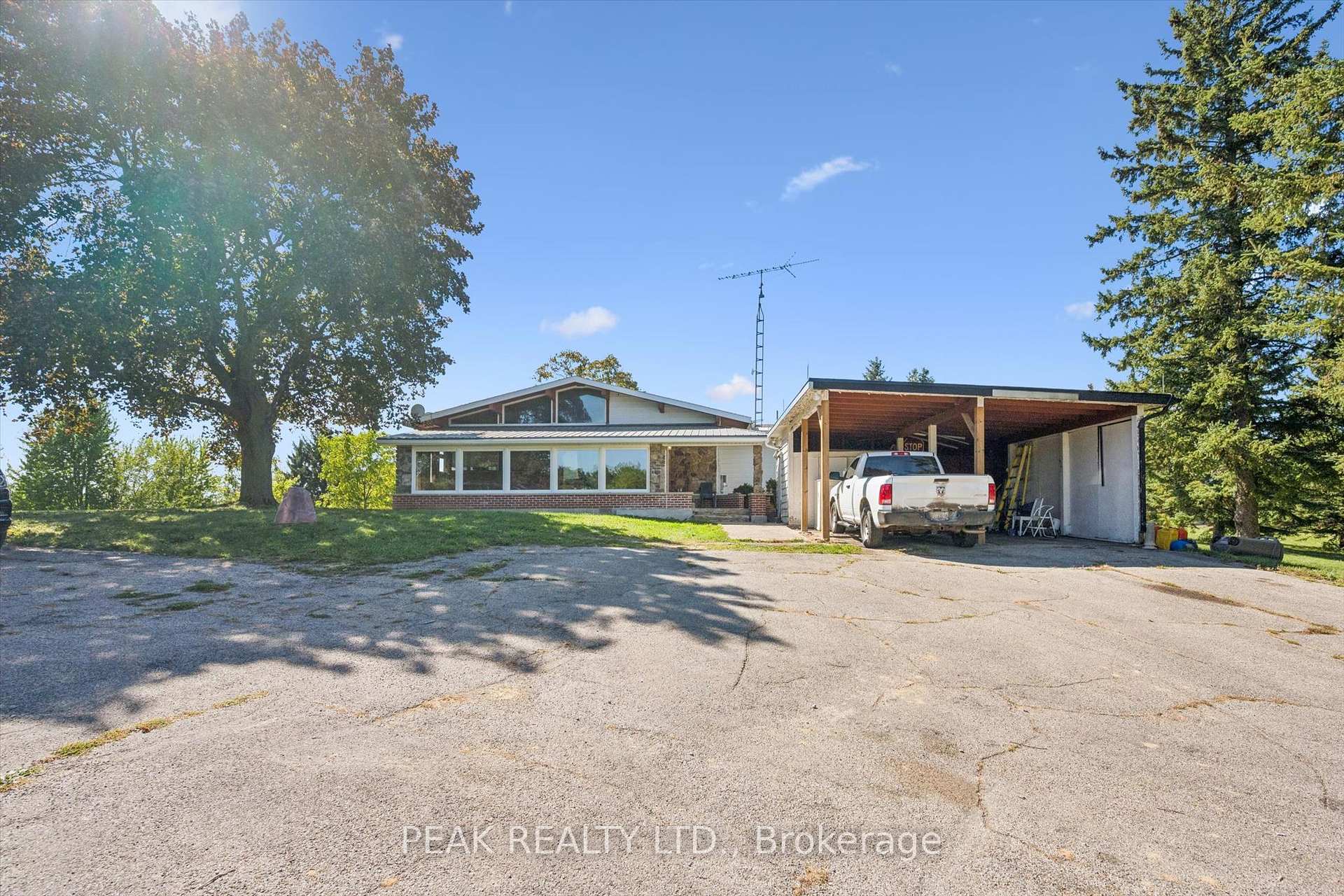 Photo 4 of 234 Brant Road, Brant, South Dumfries — HOMEH