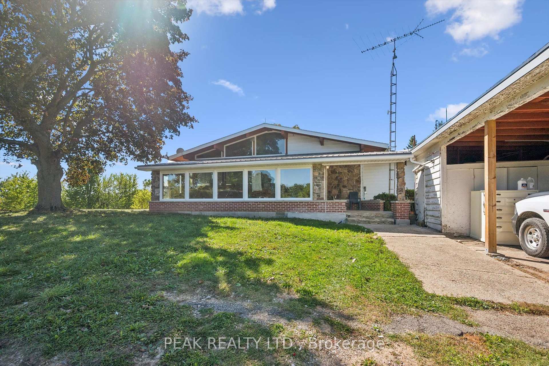 Photo 5 of 234 Brant Road, Brant, South Dumfries — HOMEH