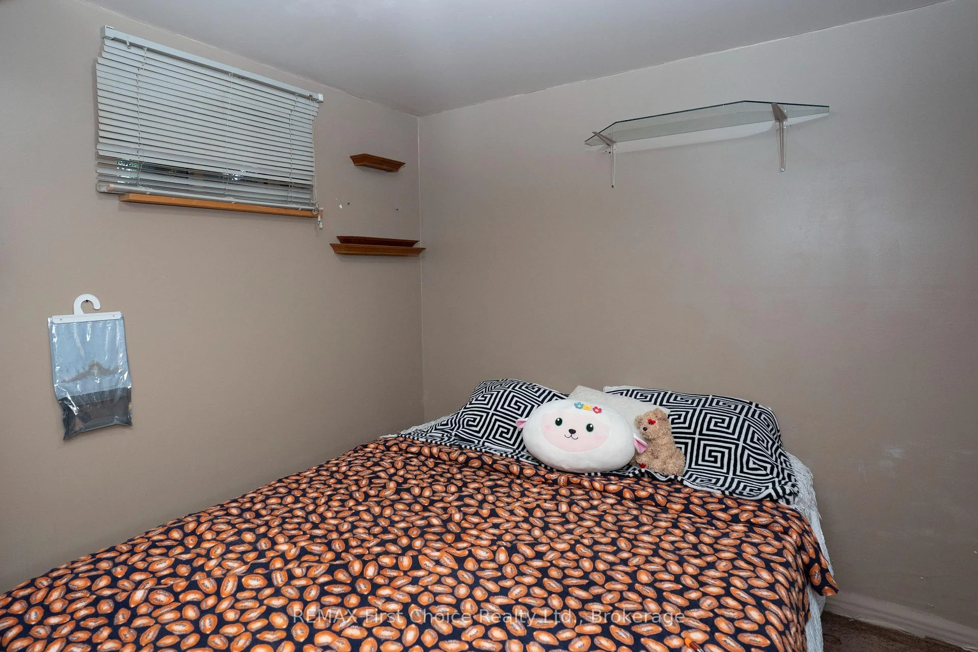 Photo 19 of 467 James Street N, Thunder Bay, Northwood Park — HOMEH