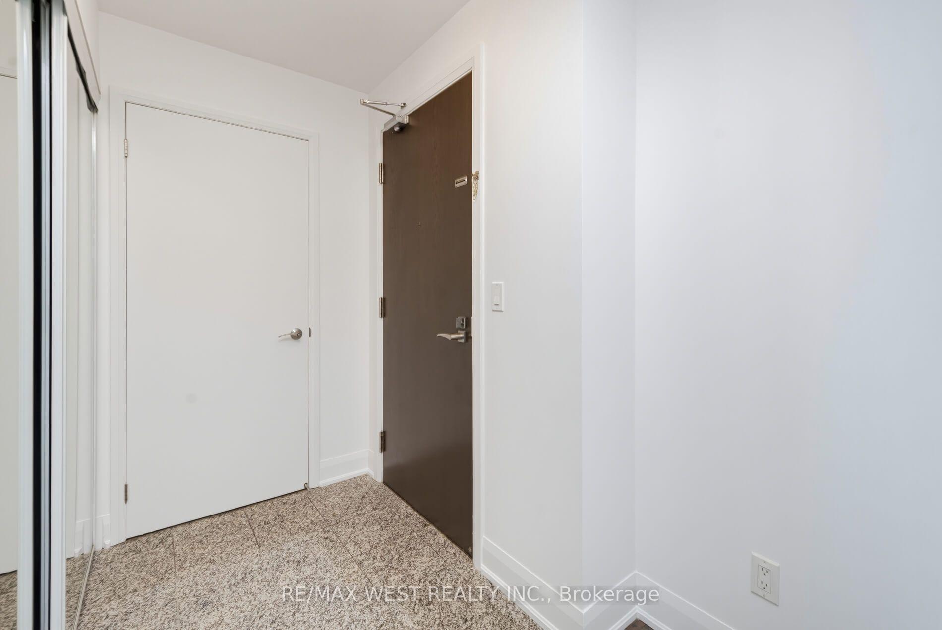 Photo 8 of Unit 605, 2900 Highway 7, Vaughan, Concord — HOMEH