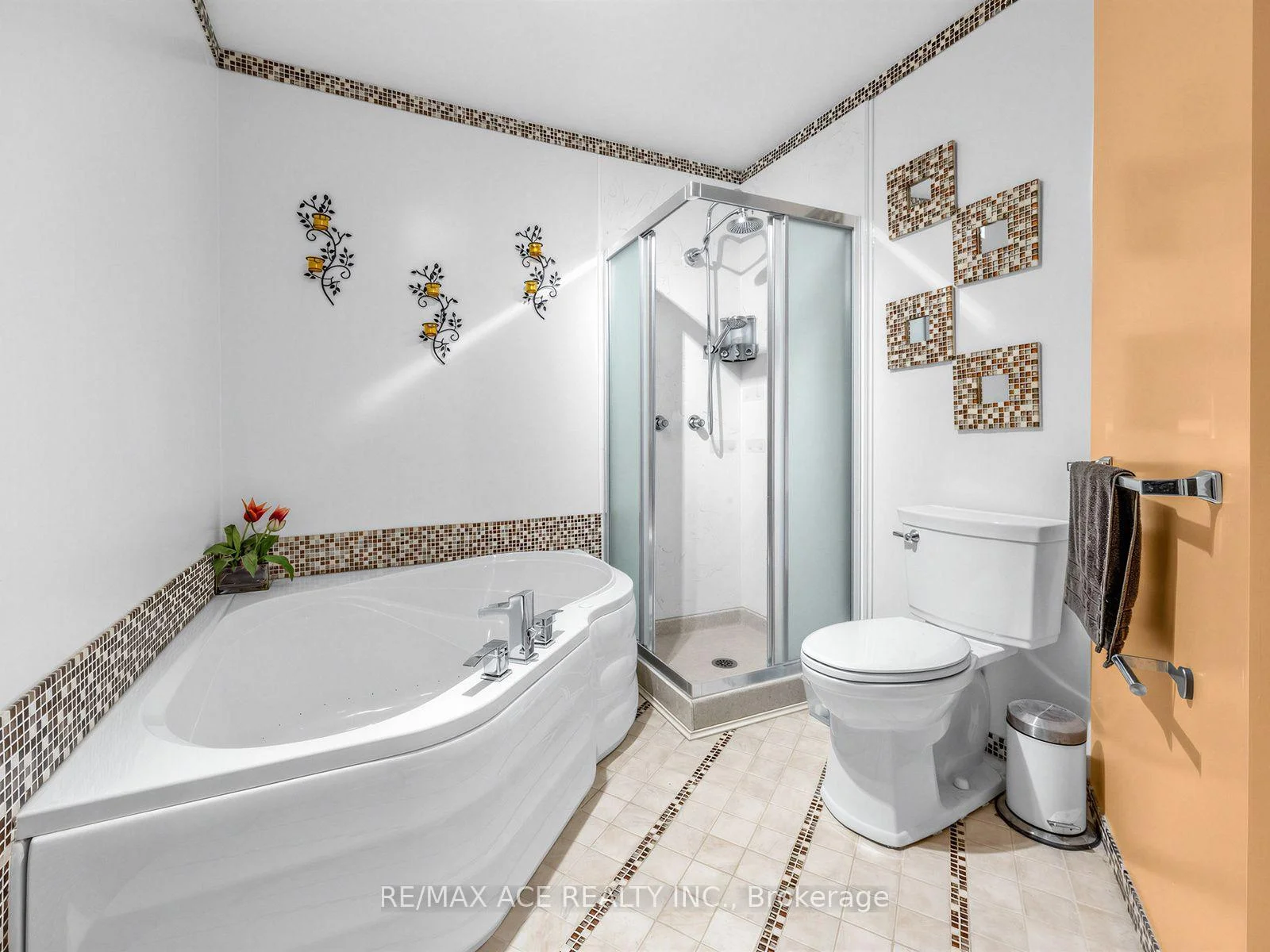 Photo 23 of 40 Weekes Drive, Ajax, Central West — HOMEH