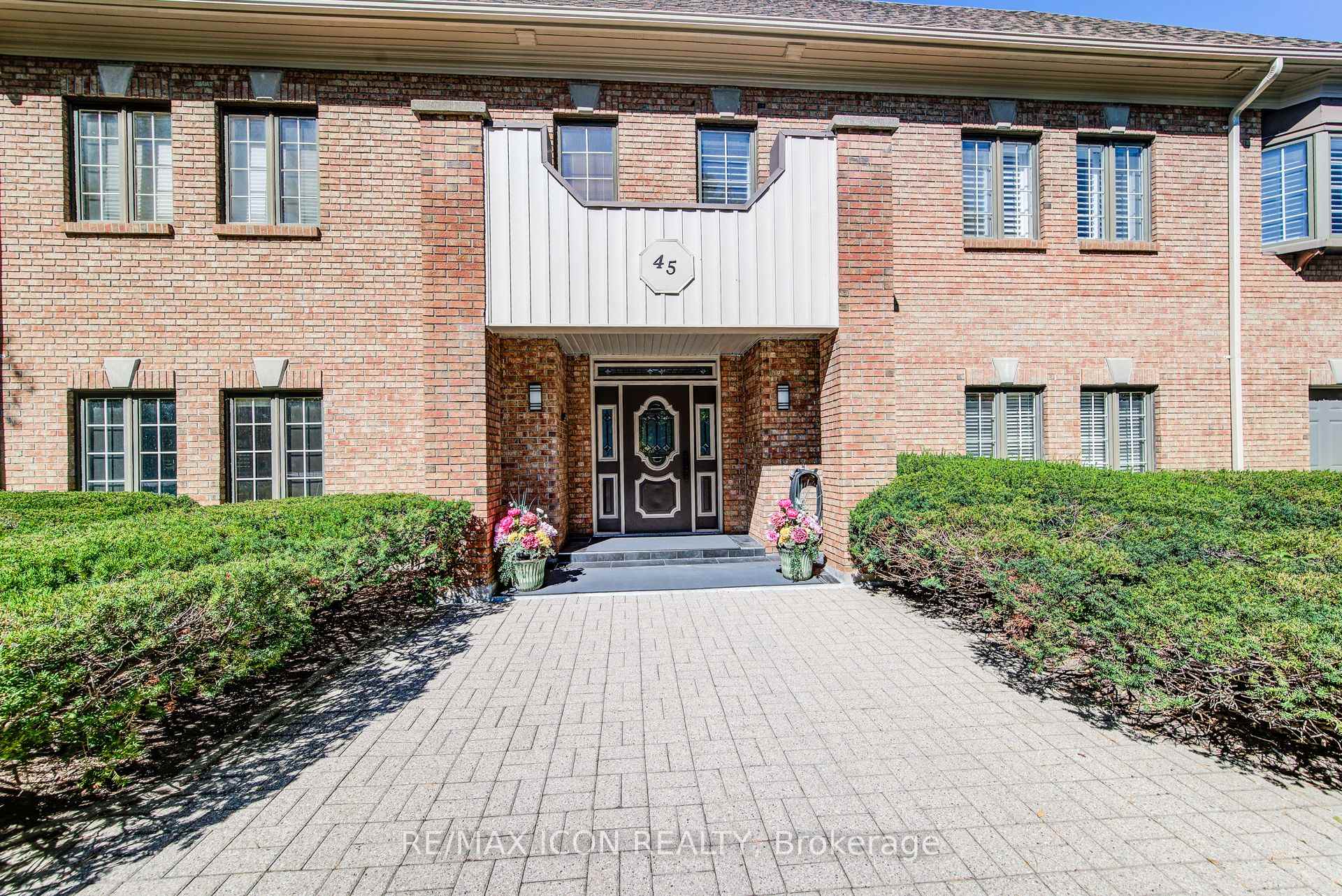 Photo 2 of Unit 32, 45 Blue Springs Drive, Waterloo, Colonial Acres — HOMEH