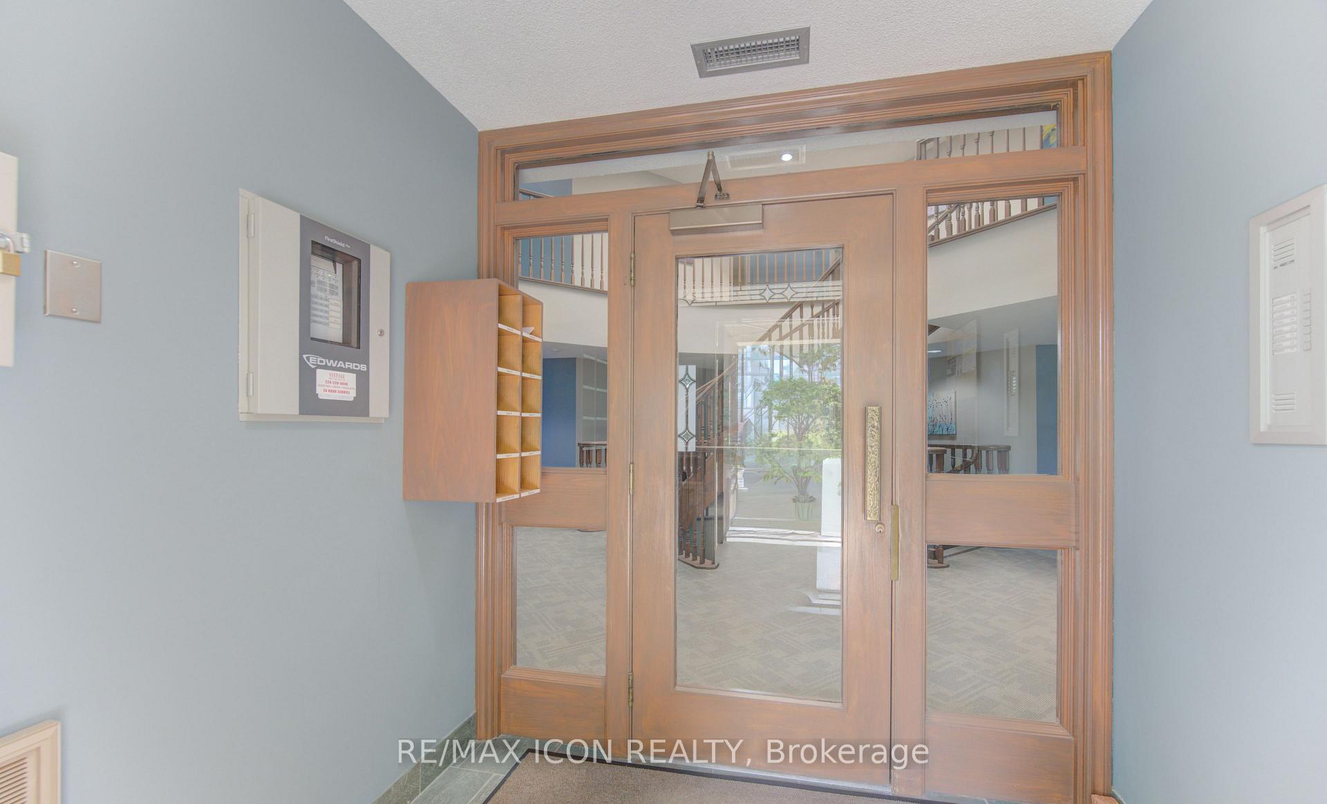 Photo 5 of Unit 32, 45 Blue Springs Drive, Waterloo, Colonial Acres — HOMEH