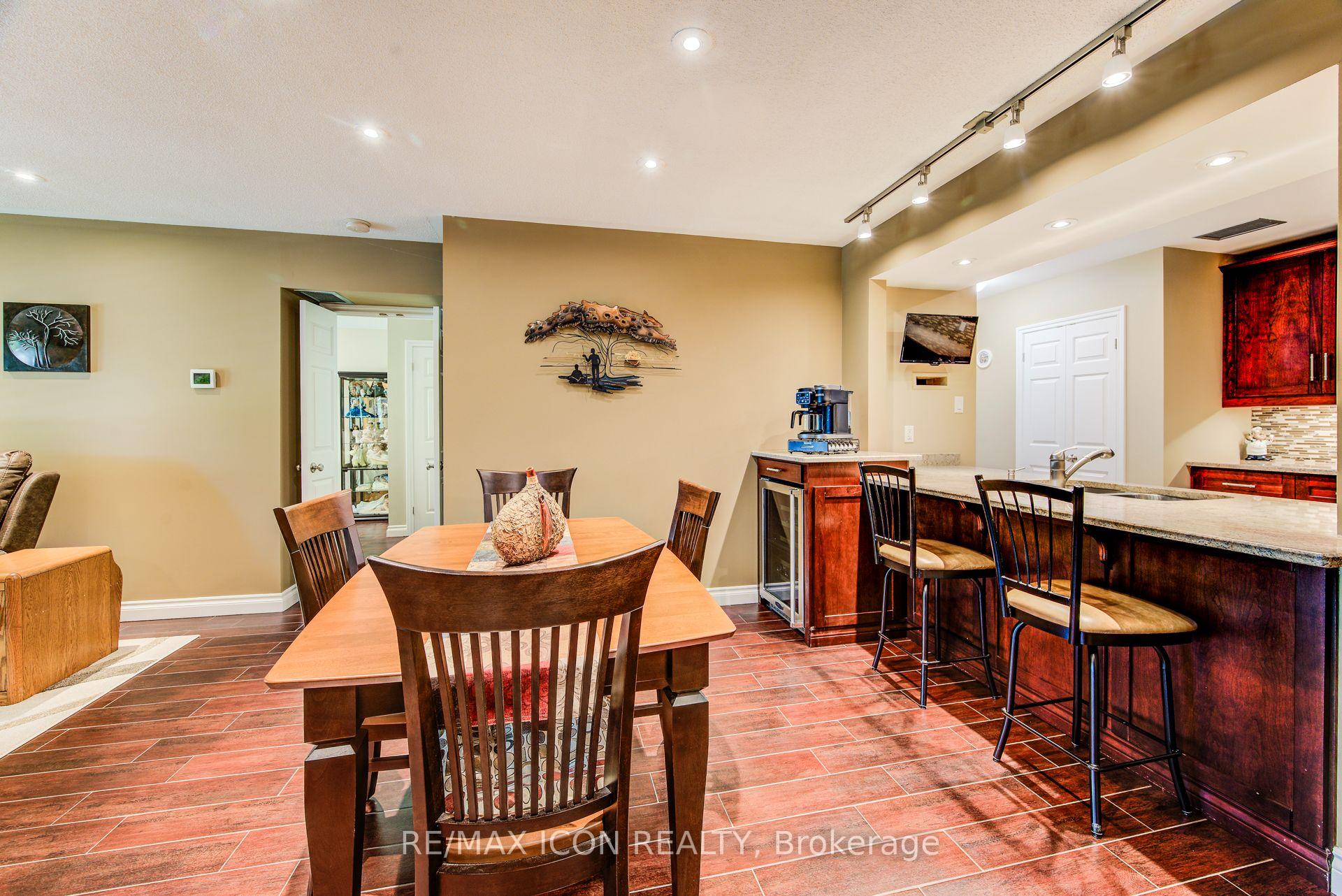 Photo 10 of Unit 32, 45 Blue Springs Drive, Waterloo, Colonial Acres — HOMEH