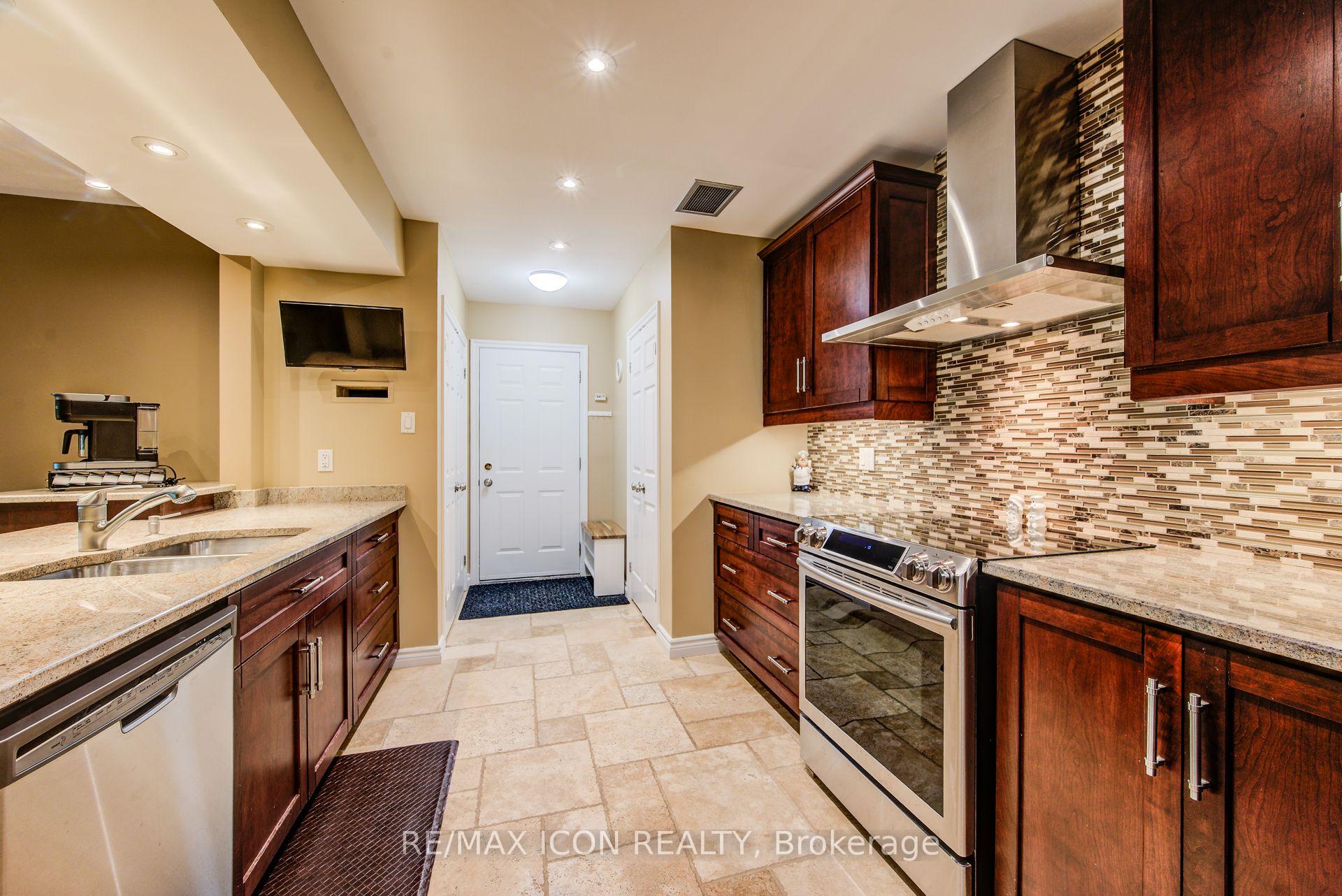 Photo 16 of Unit 32, 45 Blue Springs Drive, Waterloo, Colonial Acres — HOMEH