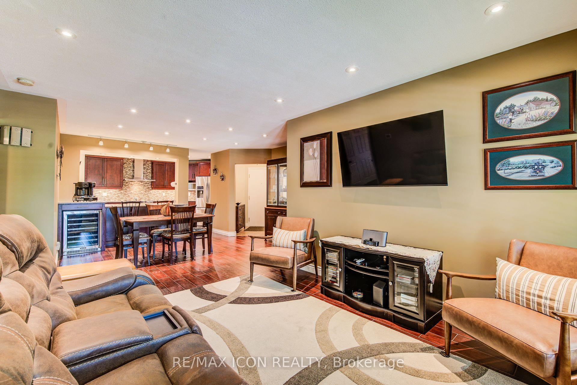 Photo 23 of Unit 32, 45 Blue Springs Drive, Waterloo, Colonial Acres — HOMEH