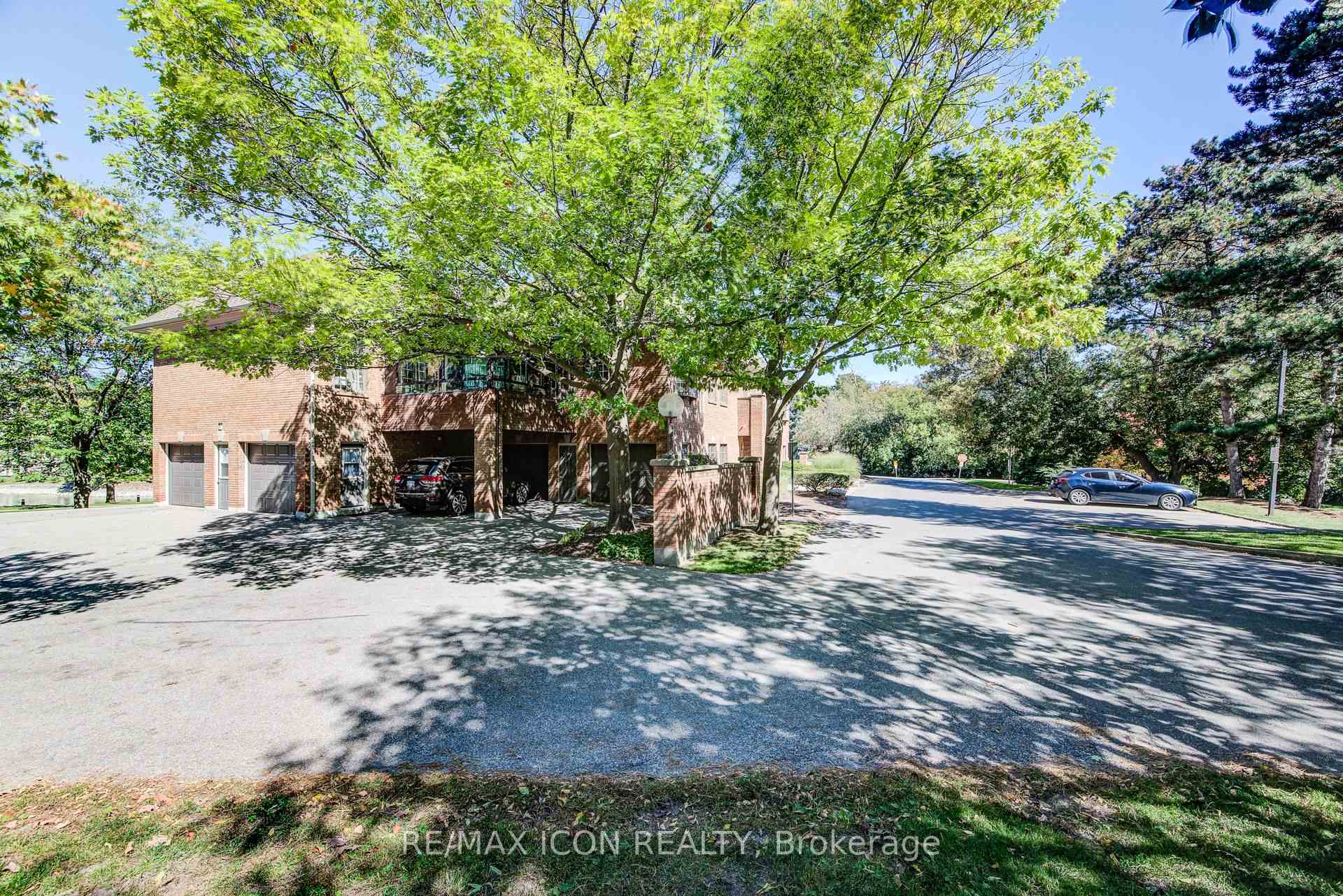 Photo 33 of Unit 32, 45 Blue Springs Drive, Waterloo, Colonial Acres — HOMEH