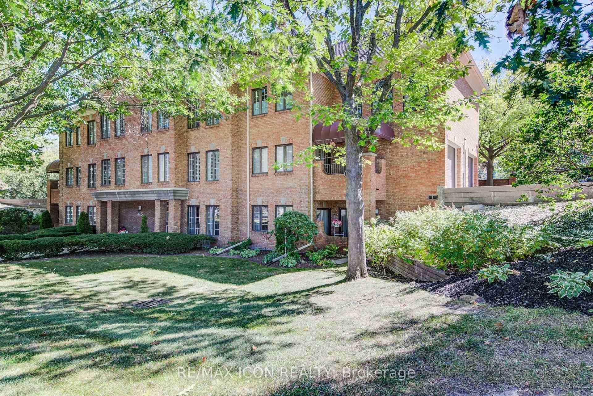 Photo 40 of Unit 32, 45 Blue Springs Drive, Waterloo, Colonial Acres — HOMEH