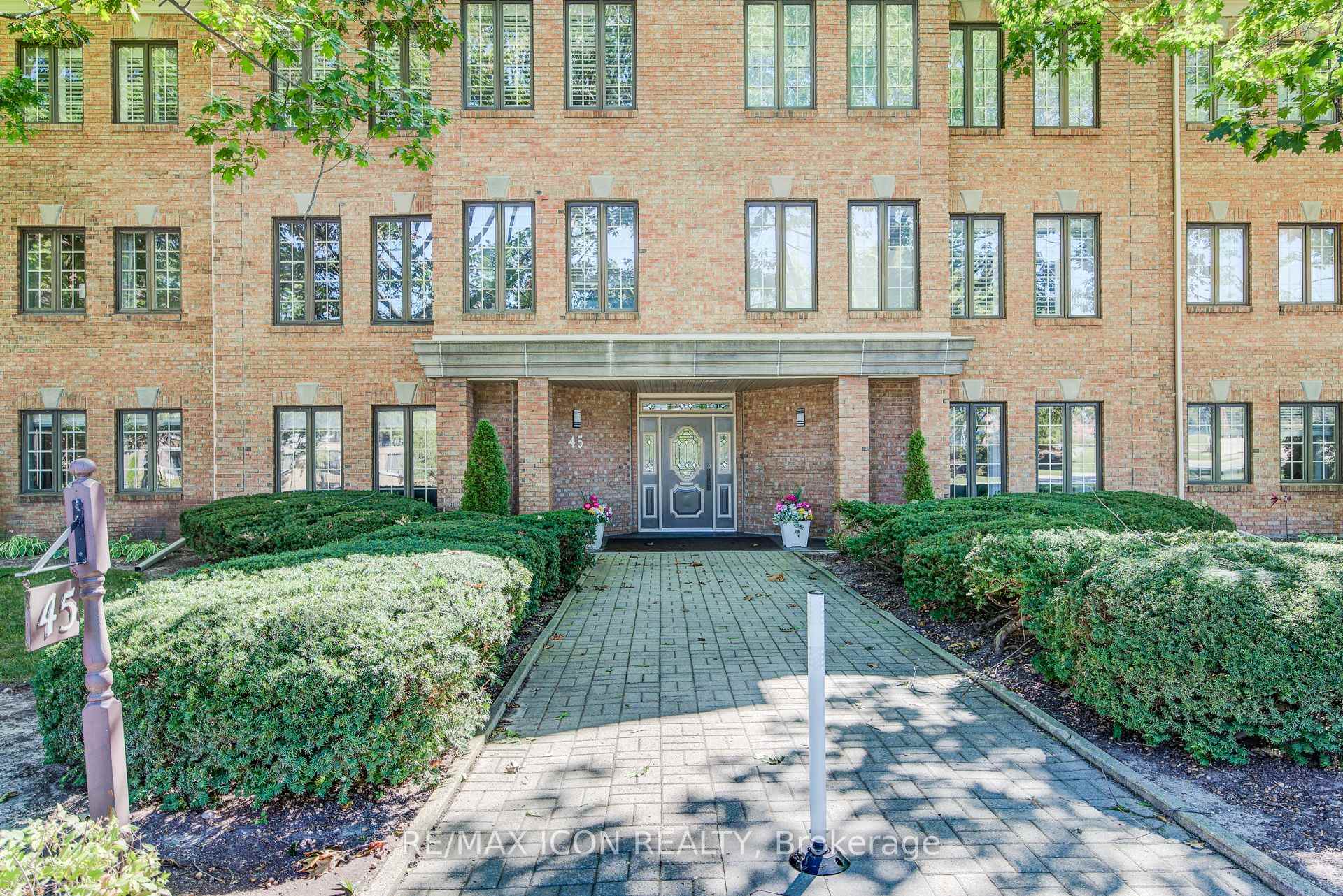 Photo 41 of Unit 32, 45 Blue Springs Drive, Waterloo, Colonial Acres — HOMEH