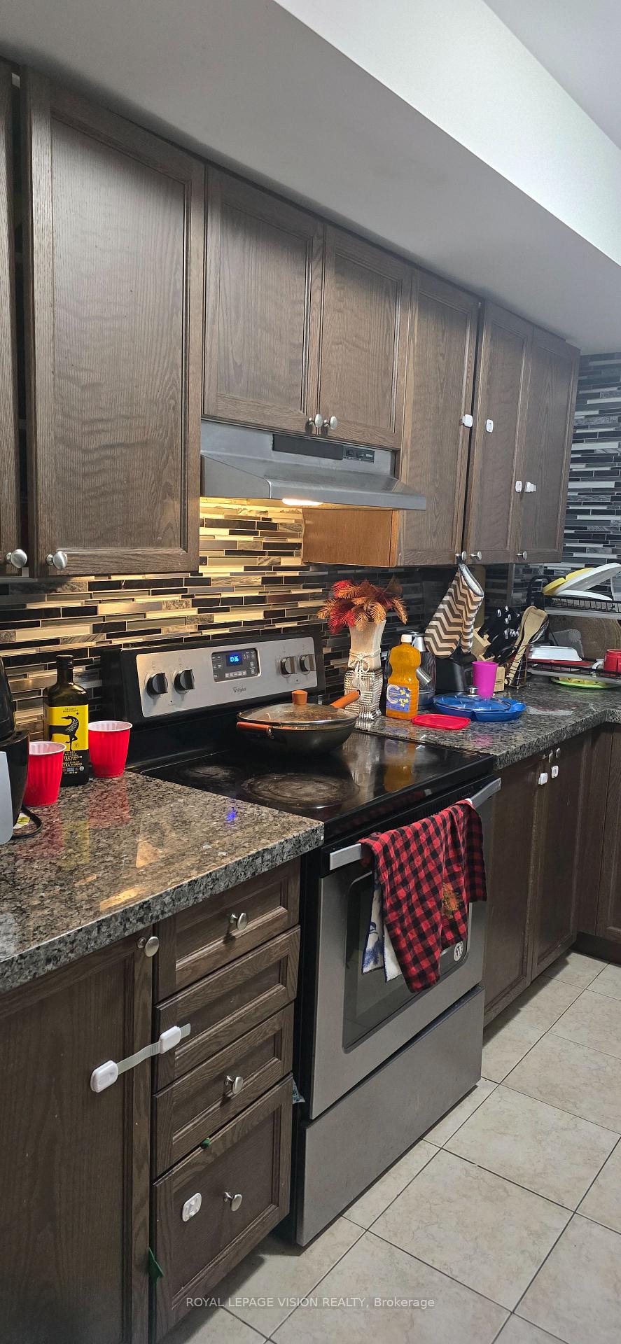 Photo 5 of Unit 358, 2392 Chevron Prince Path, Oshawa, Windfields — HOMEH