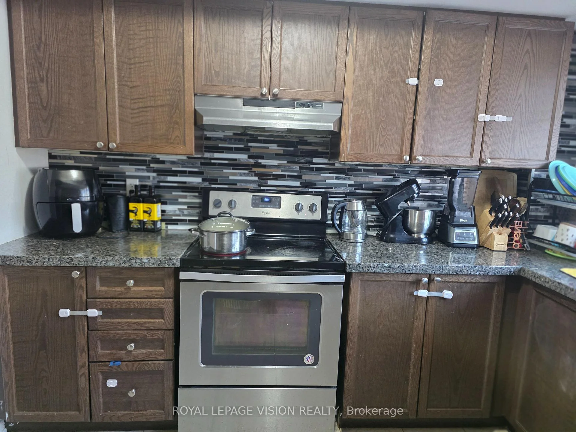 Photo 8 of Unit 358, 2392 Chevron Prince Path, Oshawa, Windfields — HOMEH