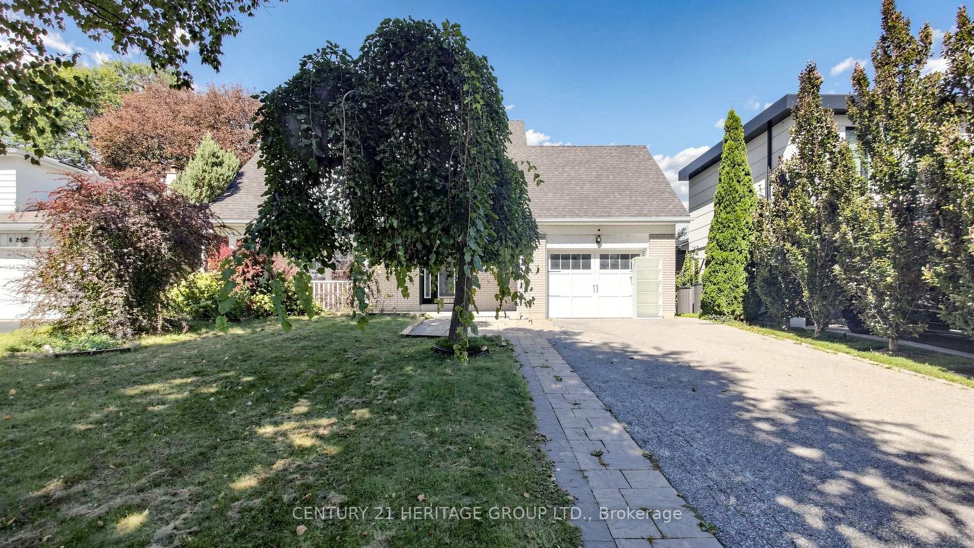 Photo 2 of 70 Royal Orchard Boulevard, Markham, Royal Orchard — HOMEH