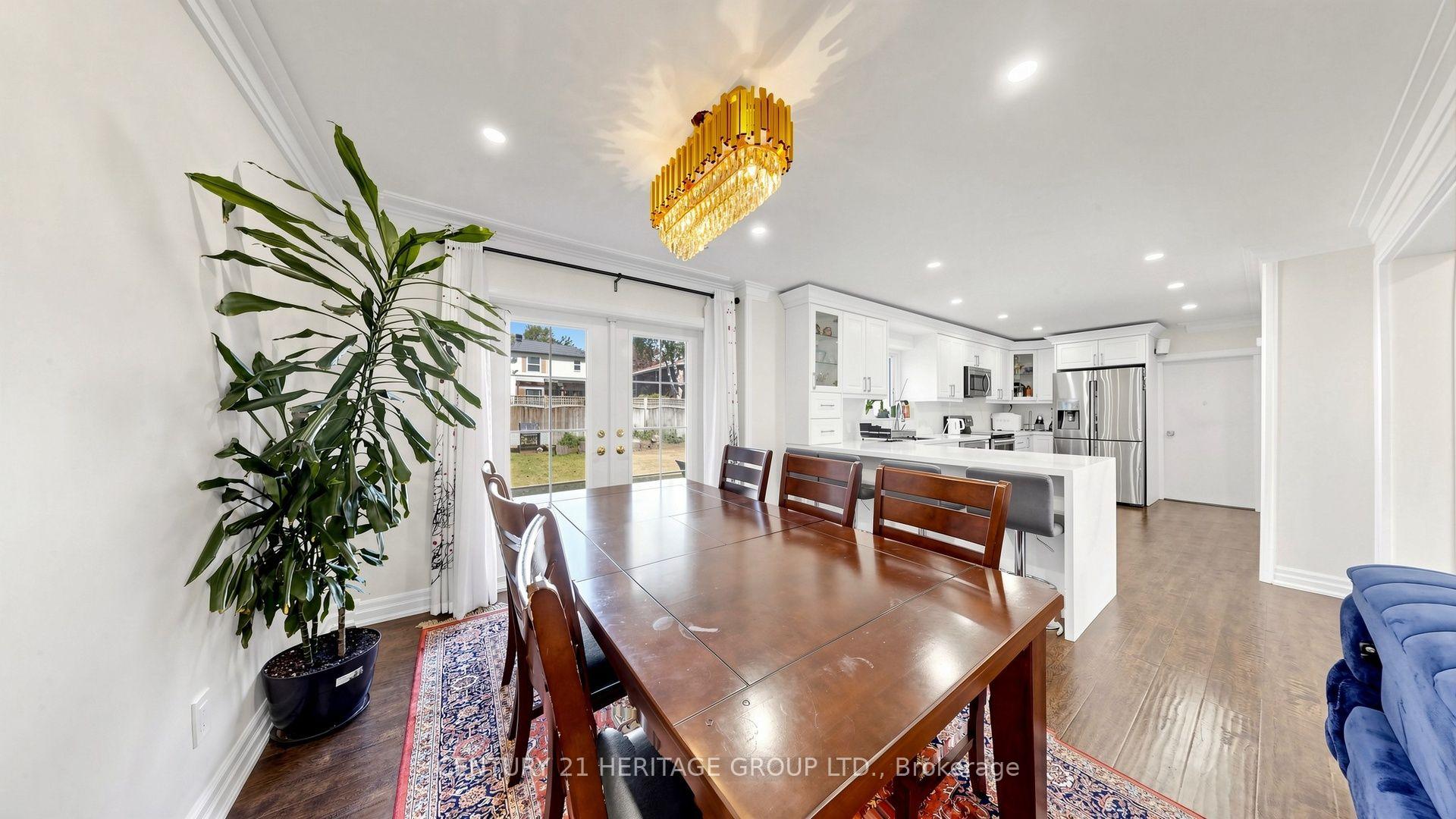 Photo 9 of 70 Royal Orchard Boulevard, Markham, Royal Orchard — HOMEH
