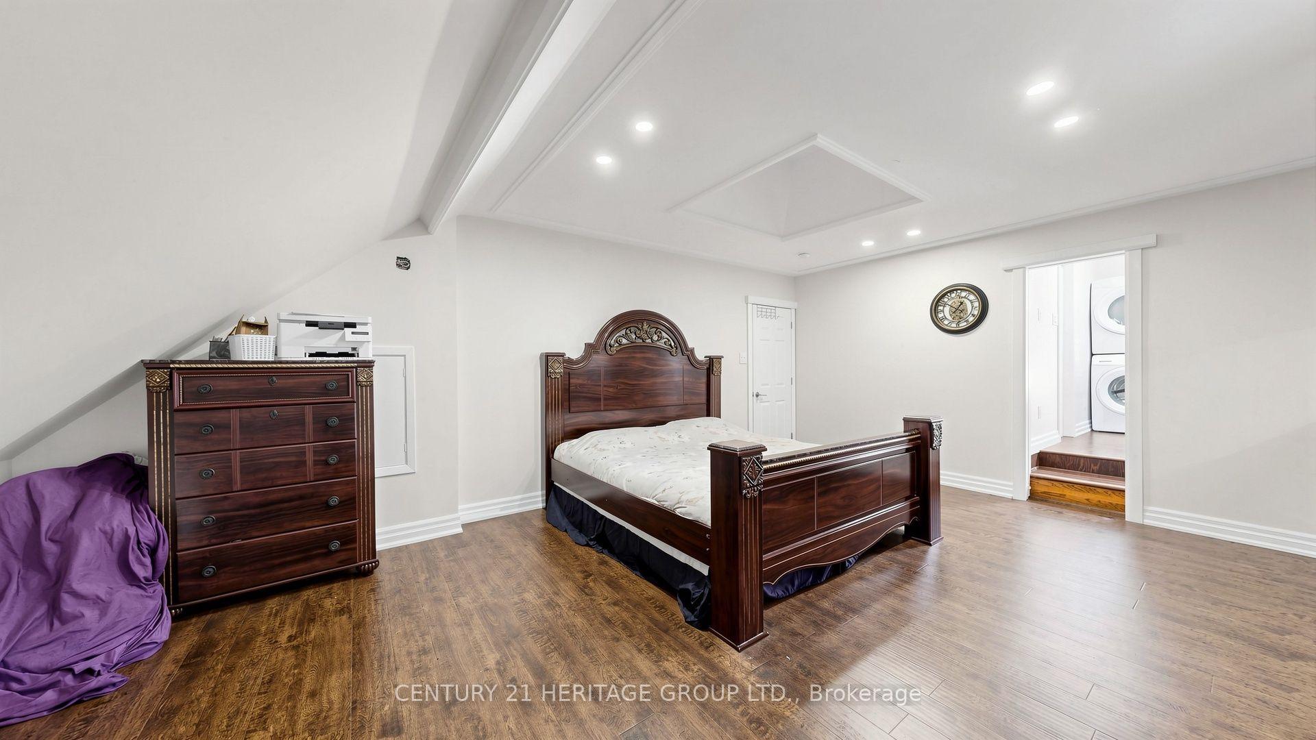 Photo 19 of 70 Royal Orchard Boulevard, Markham, Royal Orchard — HOMEH