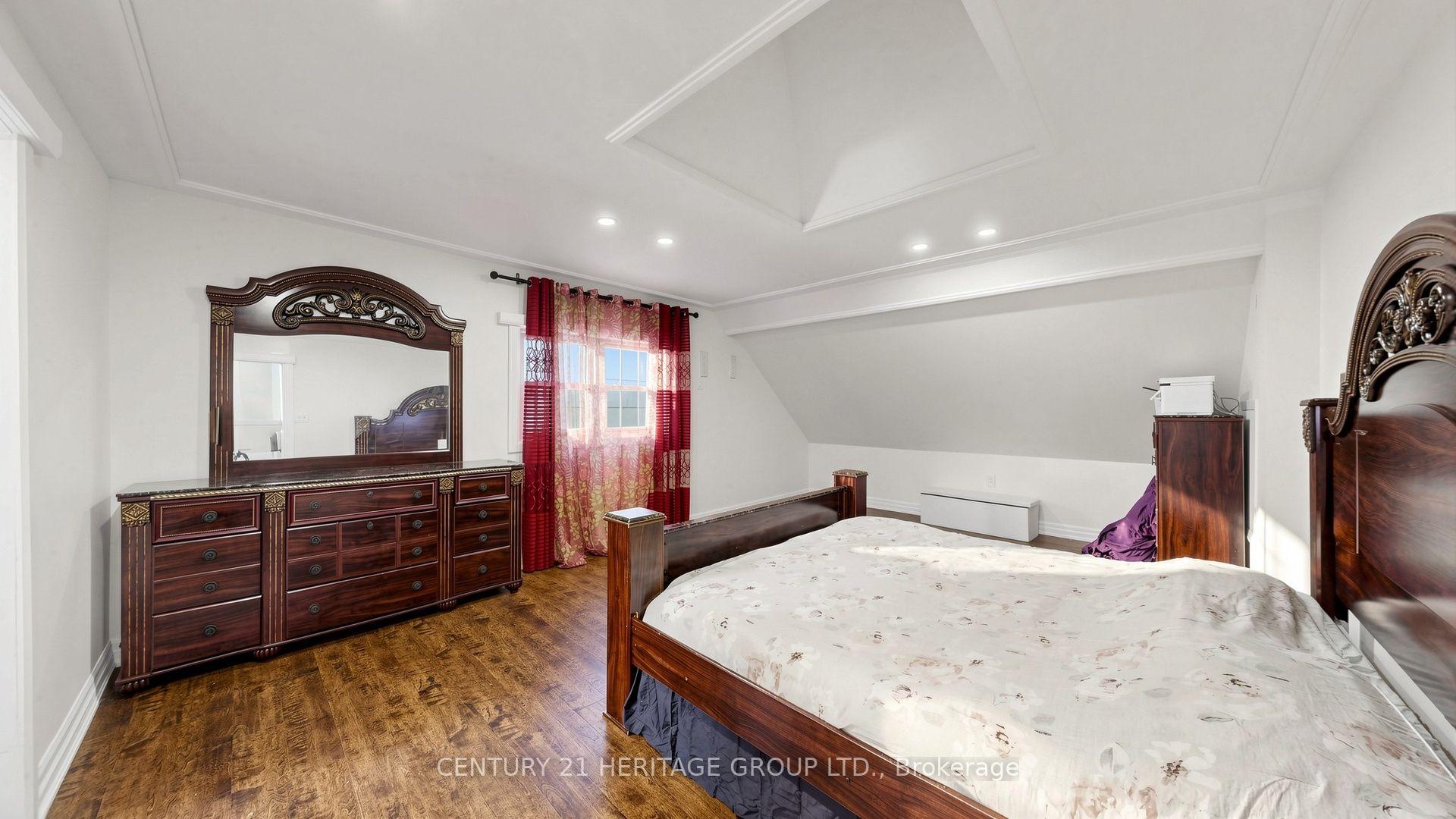 Photo 21 of 70 Royal Orchard Boulevard, Markham, Royal Orchard — HOMEH