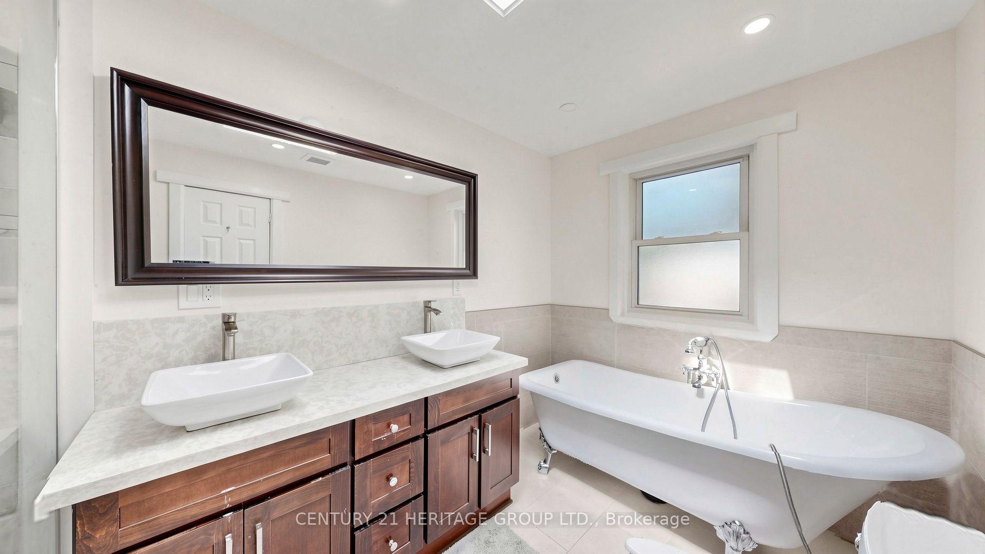 Photo 24 of 70 Royal Orchard Boulevard, Markham, Royal Orchard — HOMEH