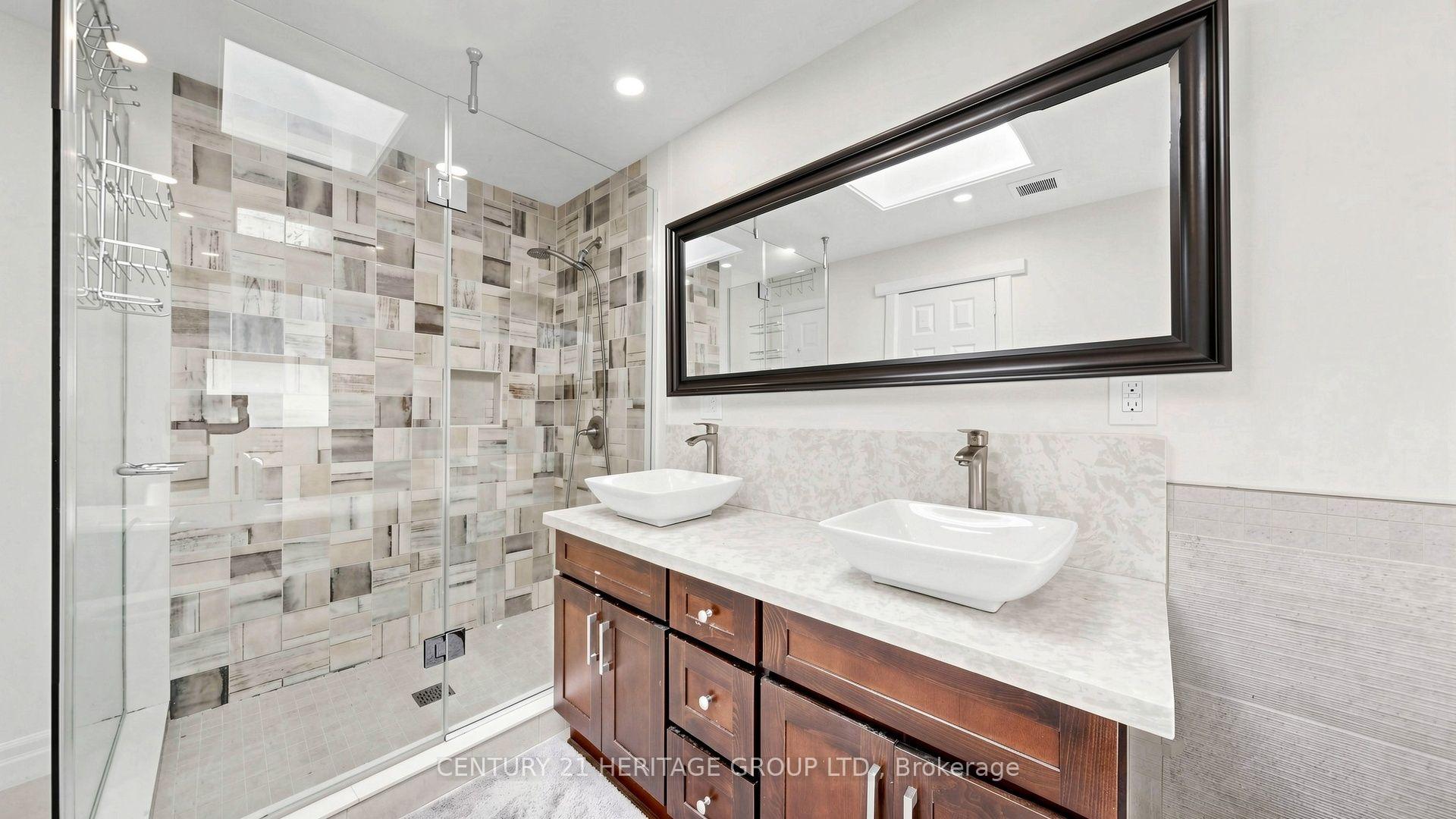 Photo 25 of 70 Royal Orchard Boulevard, Markham, Royal Orchard — HOMEH