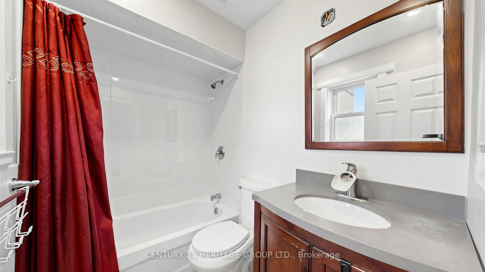 Photo 27 of 70 Royal Orchard Boulevard, Markham, Royal Orchard — HOMEH