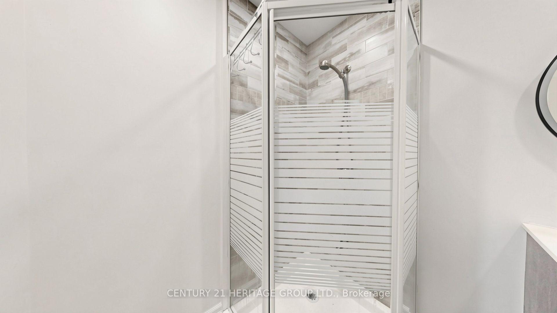 Photo 32 of 70 Royal Orchard Boulevard, Markham, Royal Orchard — HOMEH