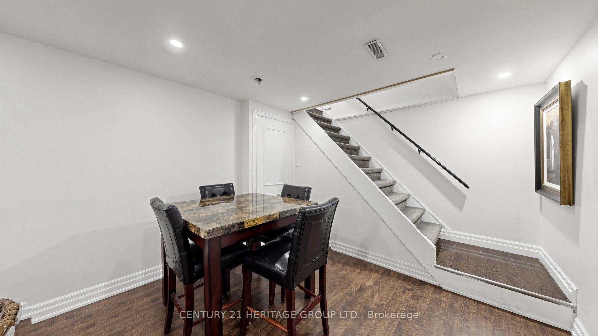 Photo 34 of 70 Royal Orchard Boulevard, Markham, Royal Orchard — HOMEH