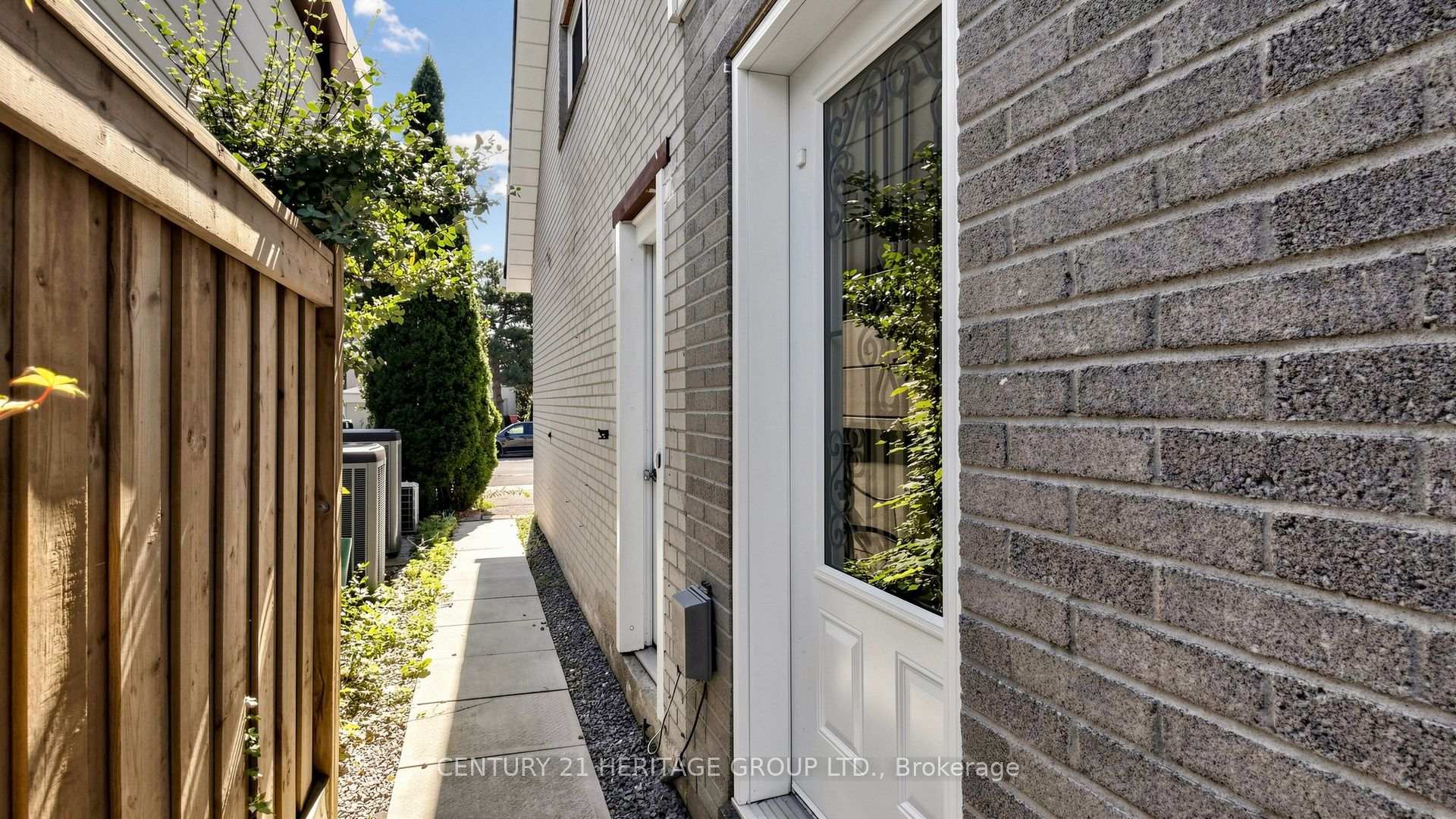 Photo 45 of 70 Royal Orchard Boulevard, Markham, Royal Orchard — HOMEH