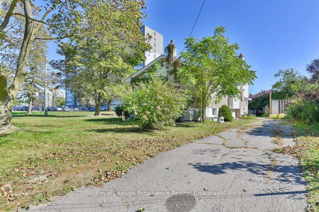 Photo 11 of 145 Leland Drive, Belleville, Belleville Ward — HOMEH