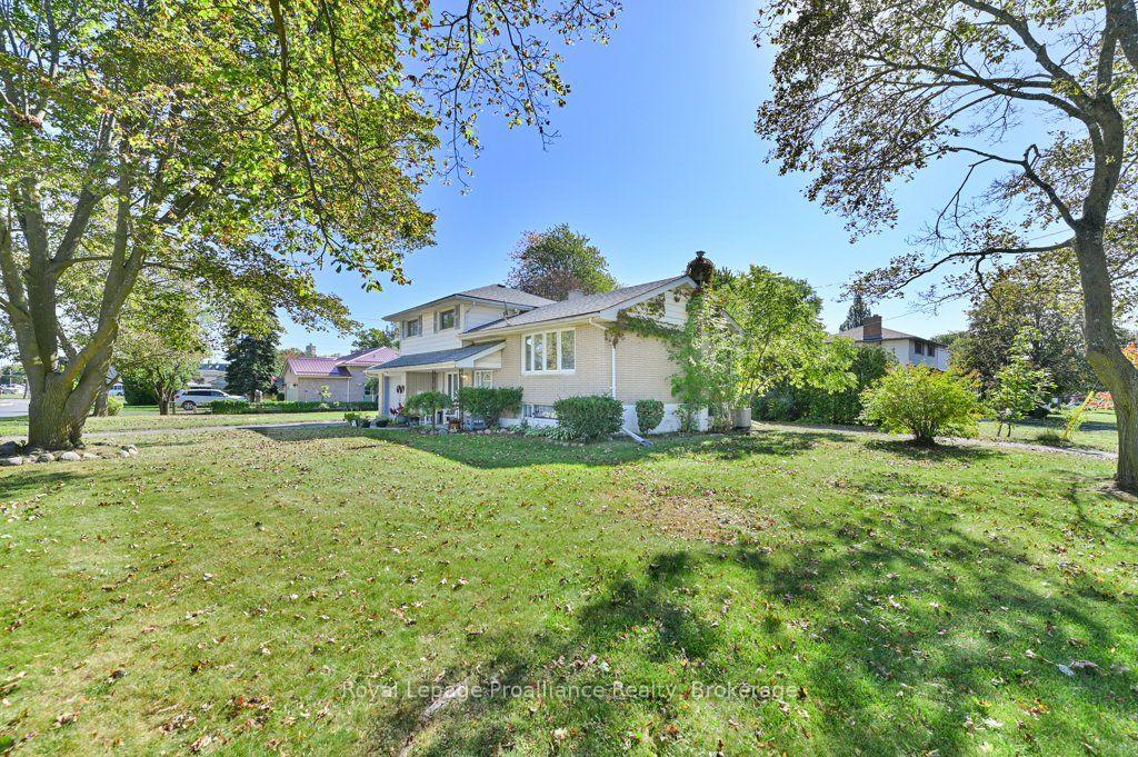 Photo 12 of 145 Leland Drive, Belleville, Belleville Ward — HOMEH