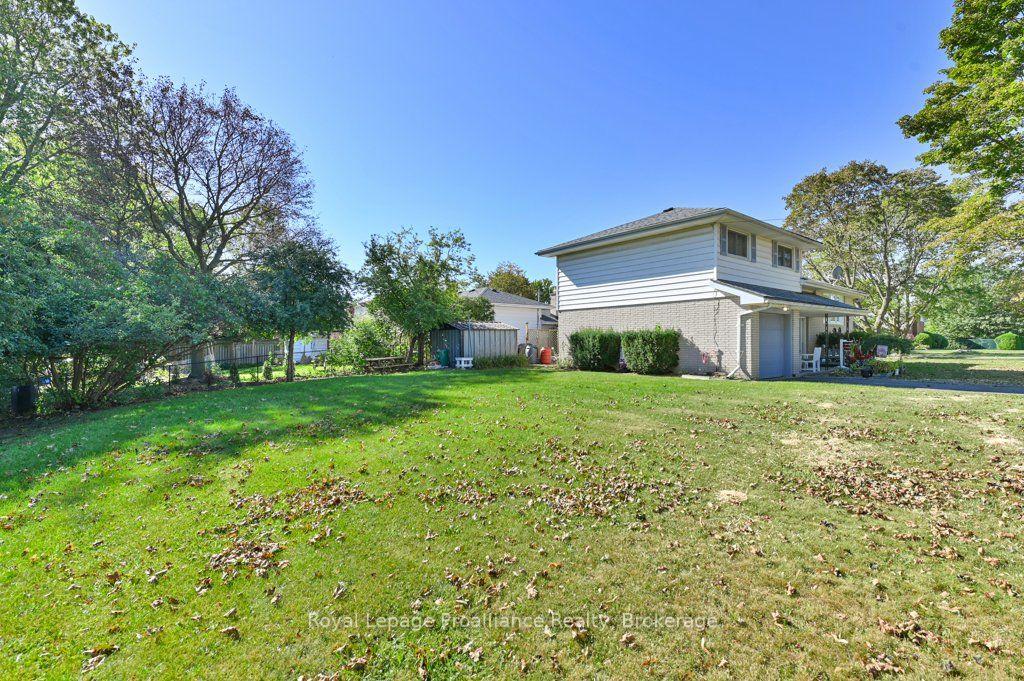 Photo 14 of 145 Leland Drive, Belleville, Belleville Ward — HOMEH