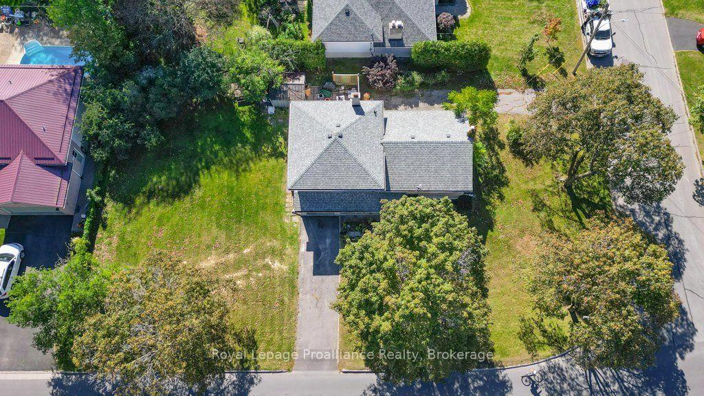 Photo 17 of 145 Leland Drive, Belleville, Belleville Ward — HOMEH