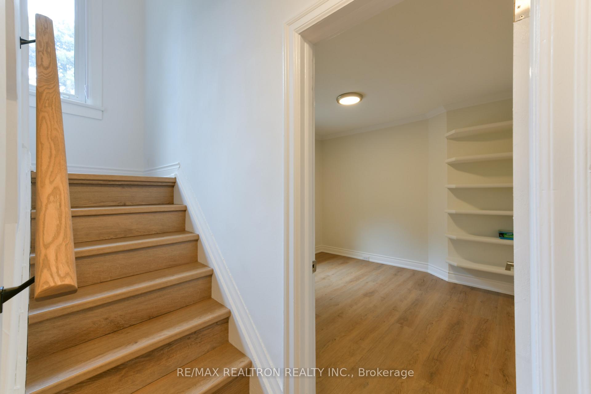 Photo 23 of 150 Upper Canada Drive, North York, St. Andrew-Windfields — HOMEH