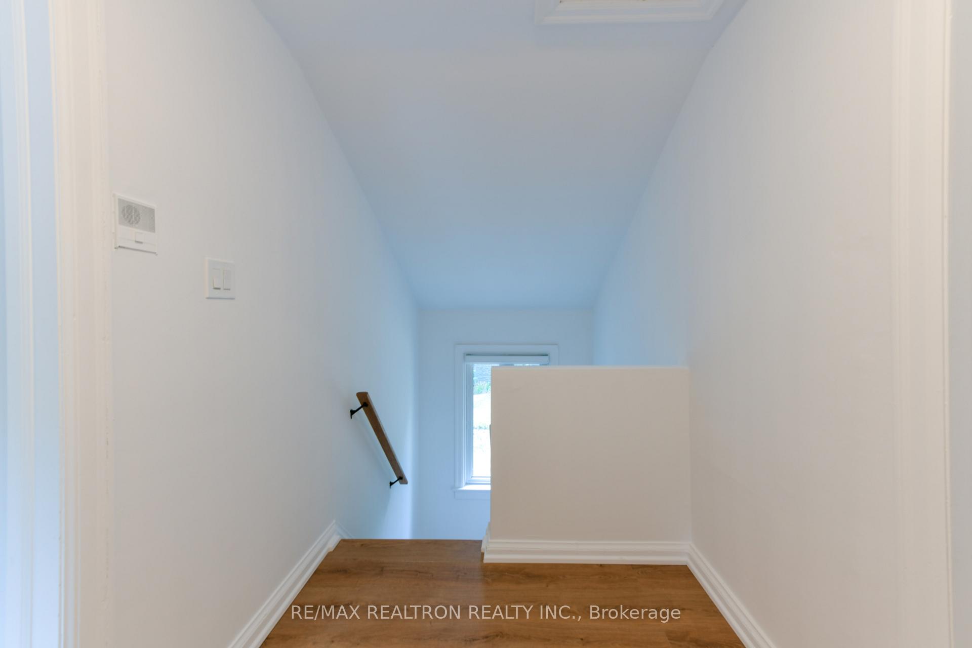 Photo 38 of 150 Upper Canada Drive, North York, St. Andrew-Windfields — HOMEH
