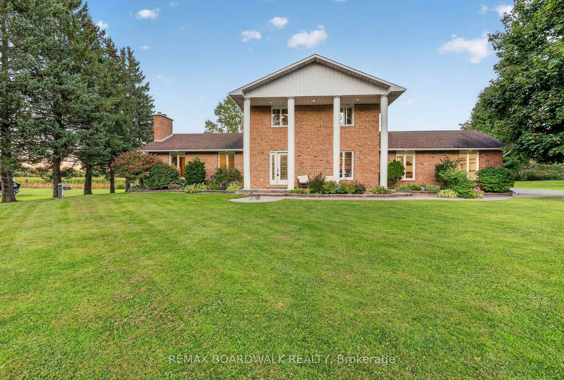Photo 2 of 1139 St Joseph Road, Russell, Russell Twp — HOMEH