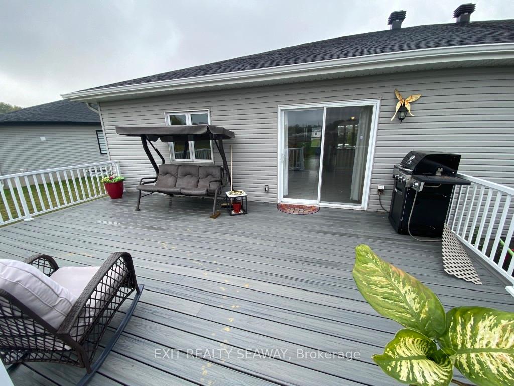Photo 20 of 2333 Watson Crescent, Cornwall — HOMEH