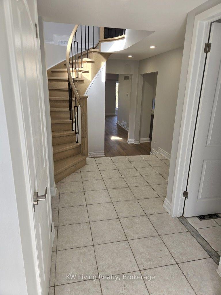 Photo 3 of Unit Main, 58 Roughfield Crescent, Scarborough, Agincourt North — HOMEH